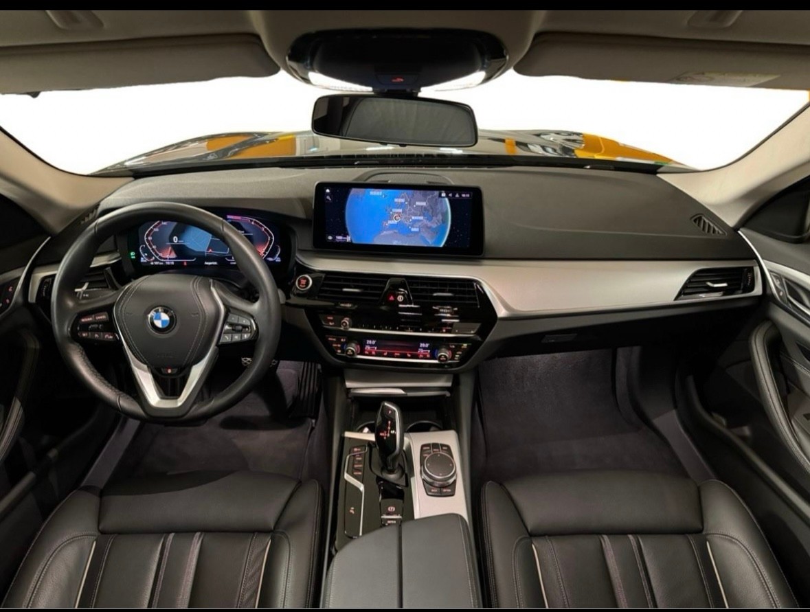 BMW 520d xDrive 48V Touring Luxury Steptronic-image-7