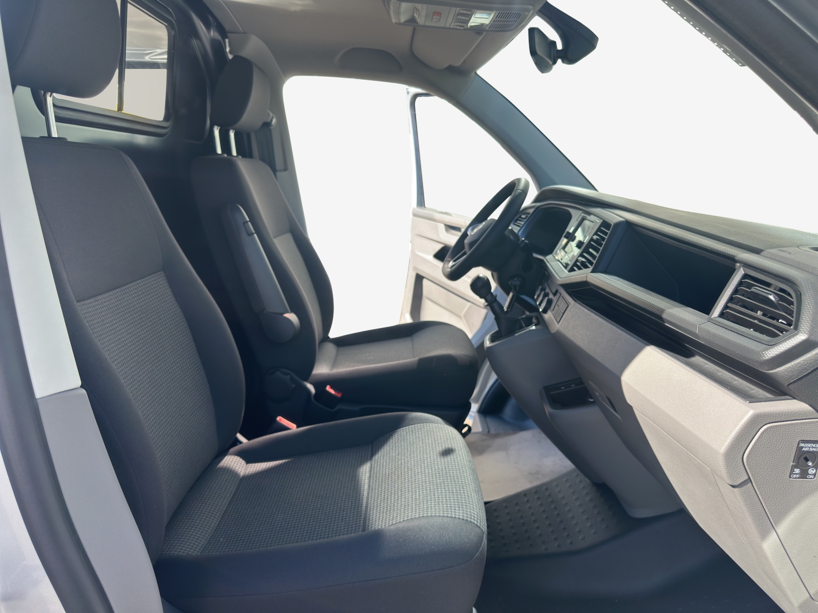 VW T6.1 2.0 TDI-image-14