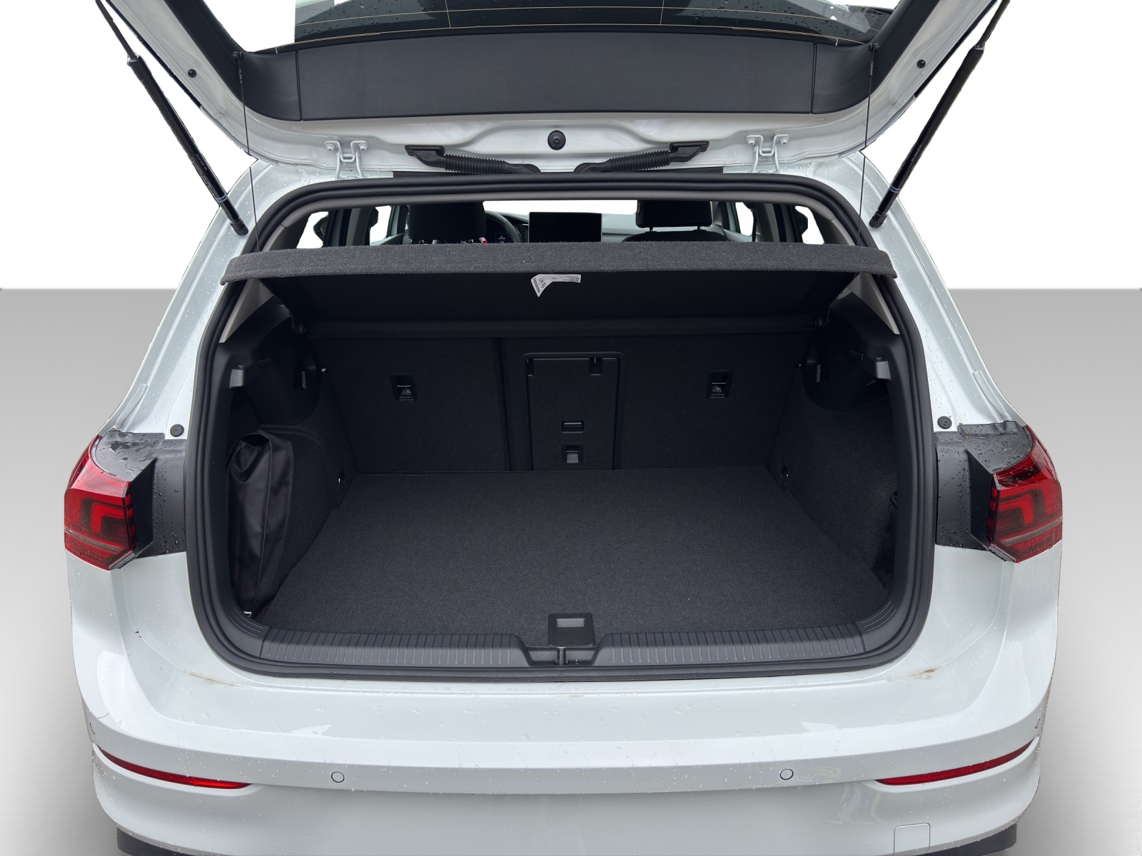 VW Golf 1.5 TSI PHEV Life-image-14