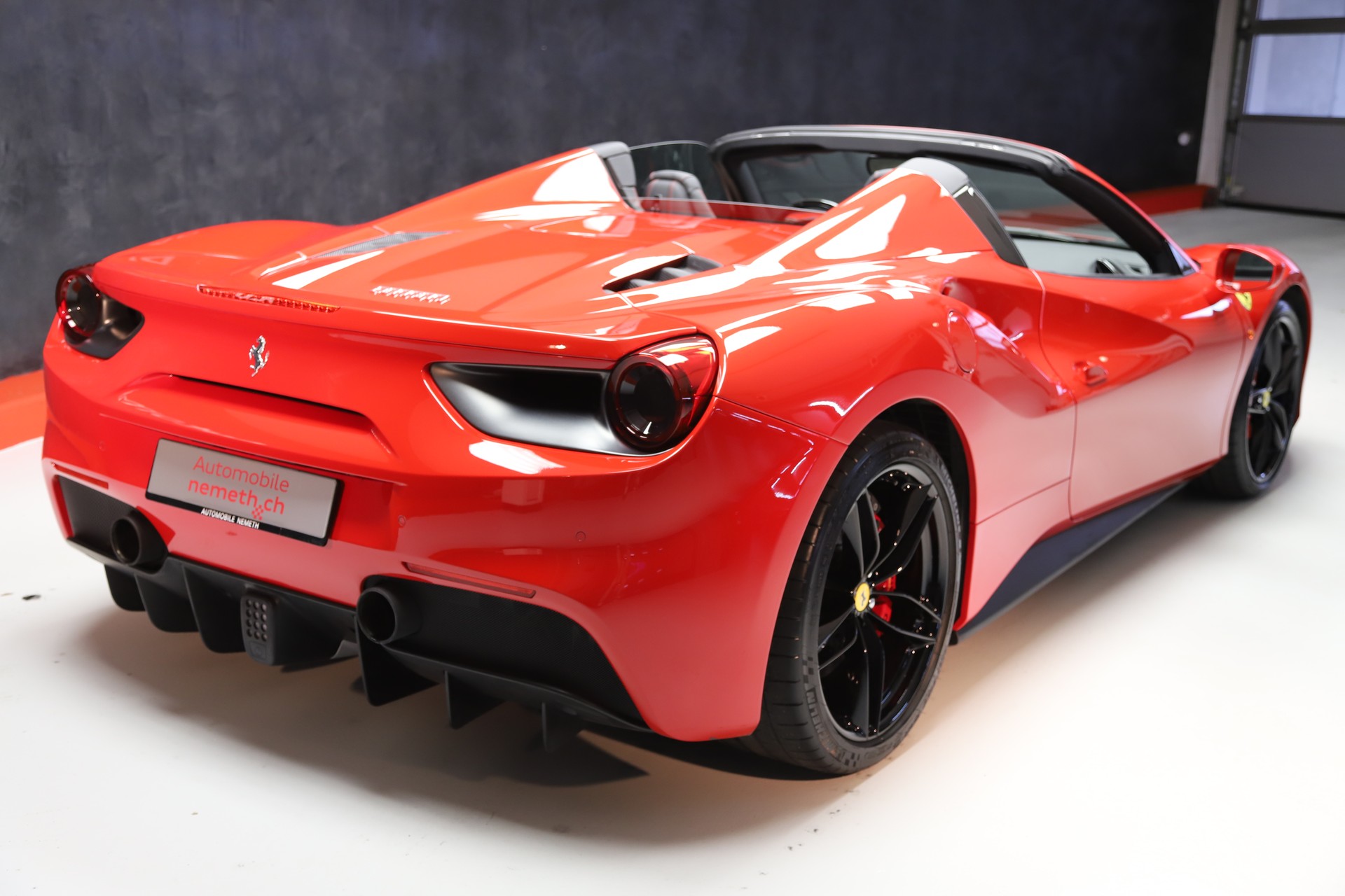 FERRARI 488 Spider 3.9 V8-image-2