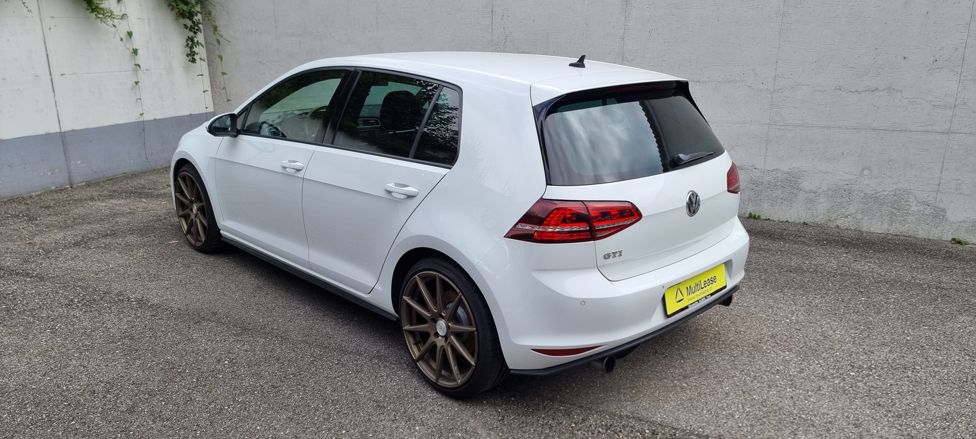 VW Golf 2.0 TSI GTI-image-3