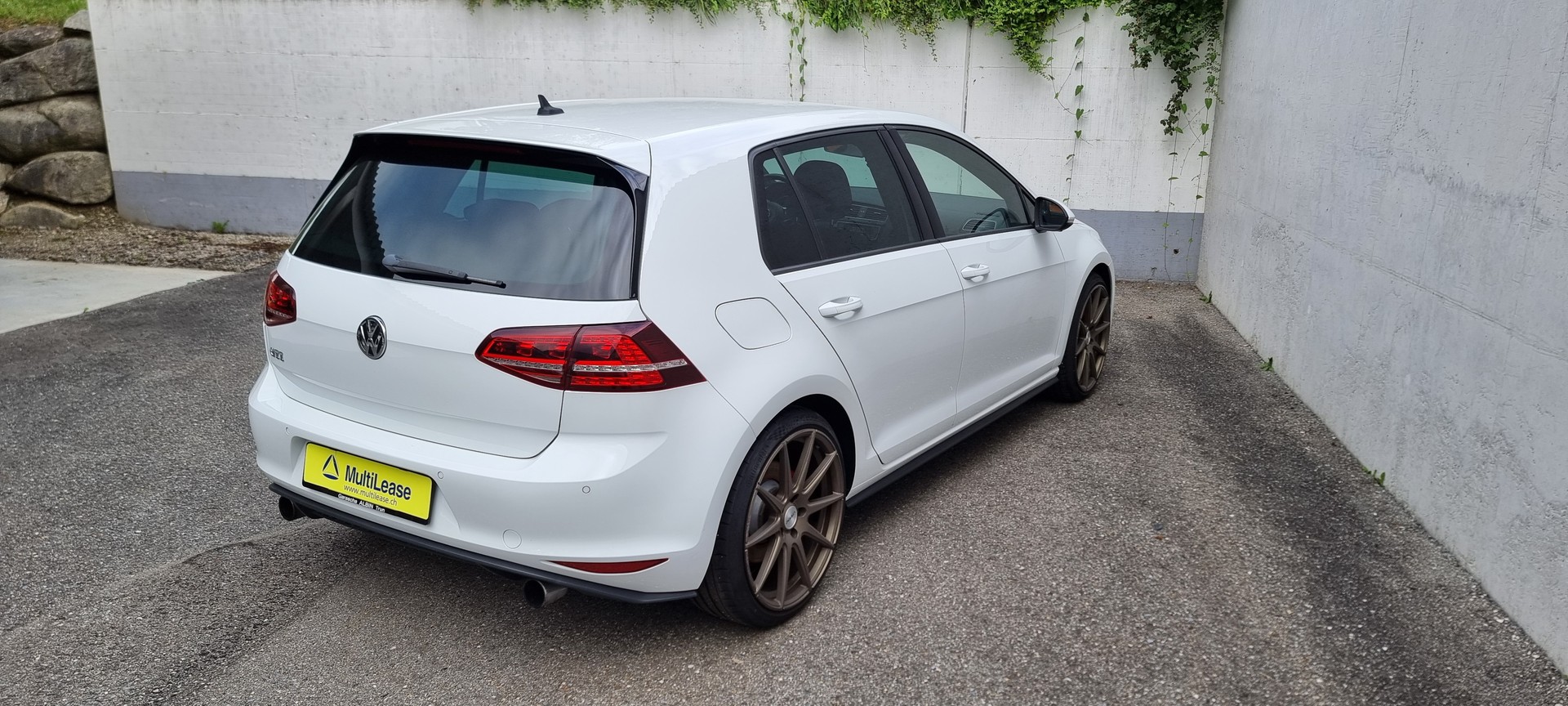 VW Golf 2.0 TSI GTI-image-5