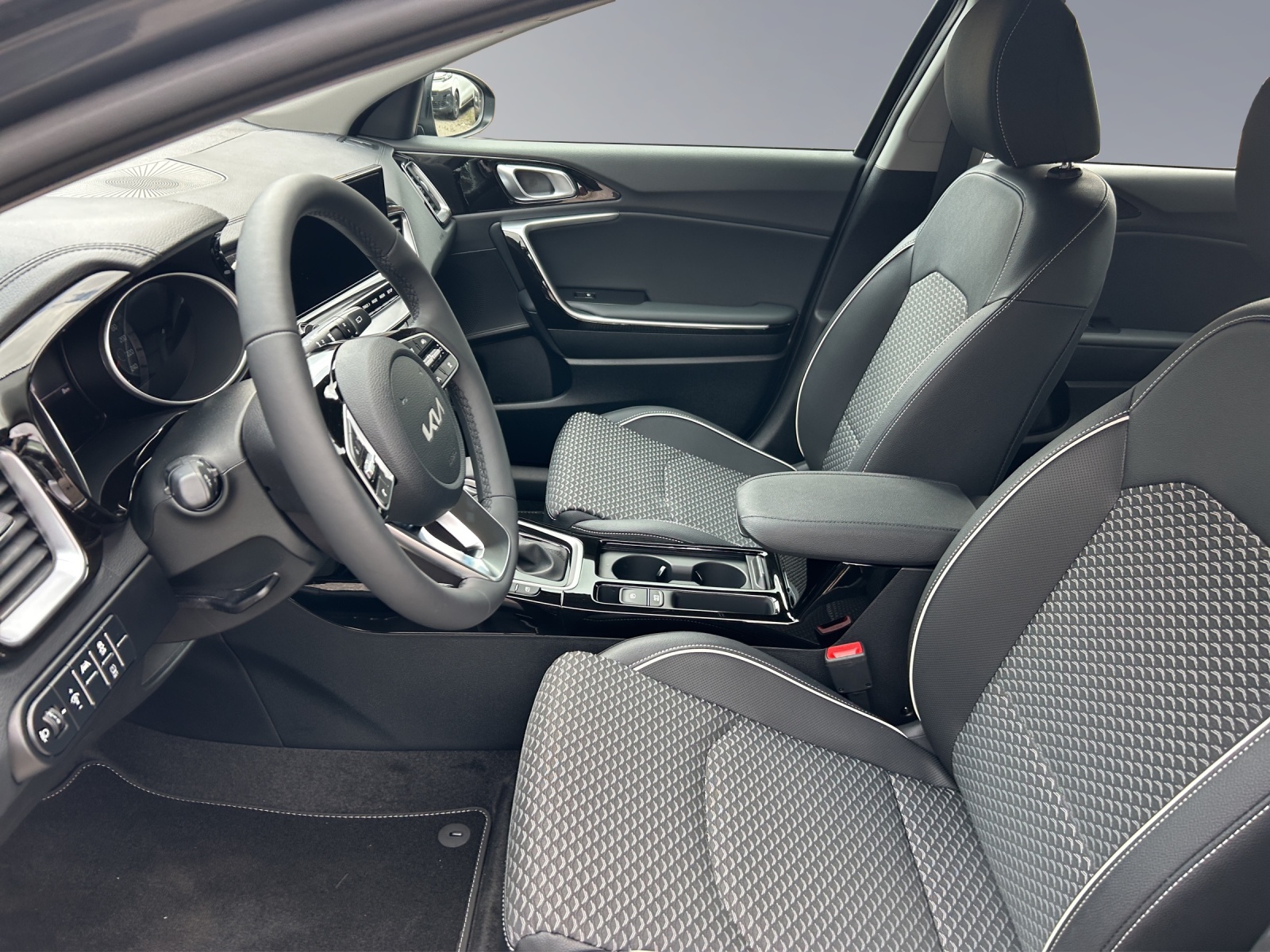 KIA XCeed 1.6 T-GDi Gold ADA-image-8