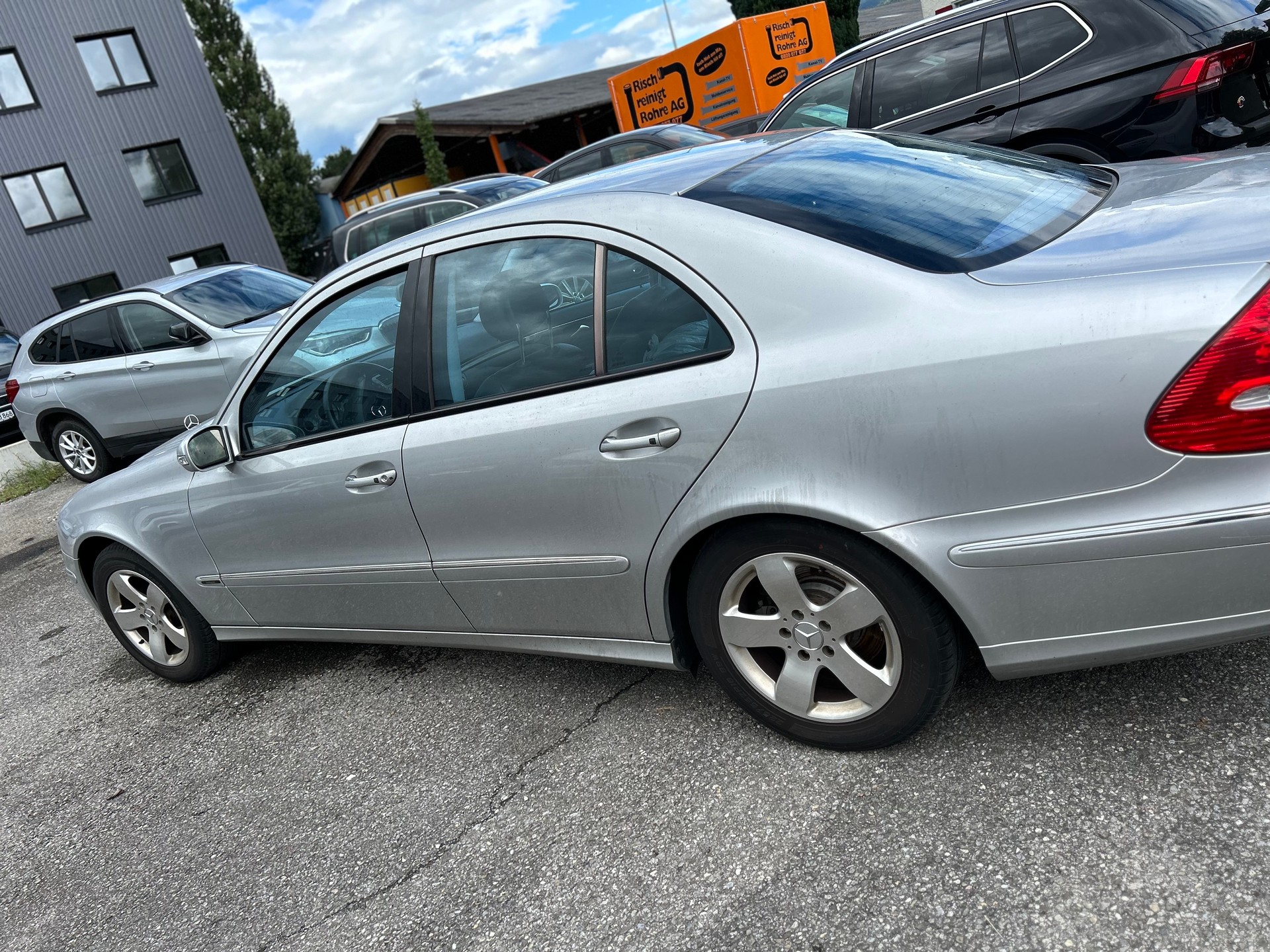 MERCEDES-BENZ E 240 Avantgarde-image-4