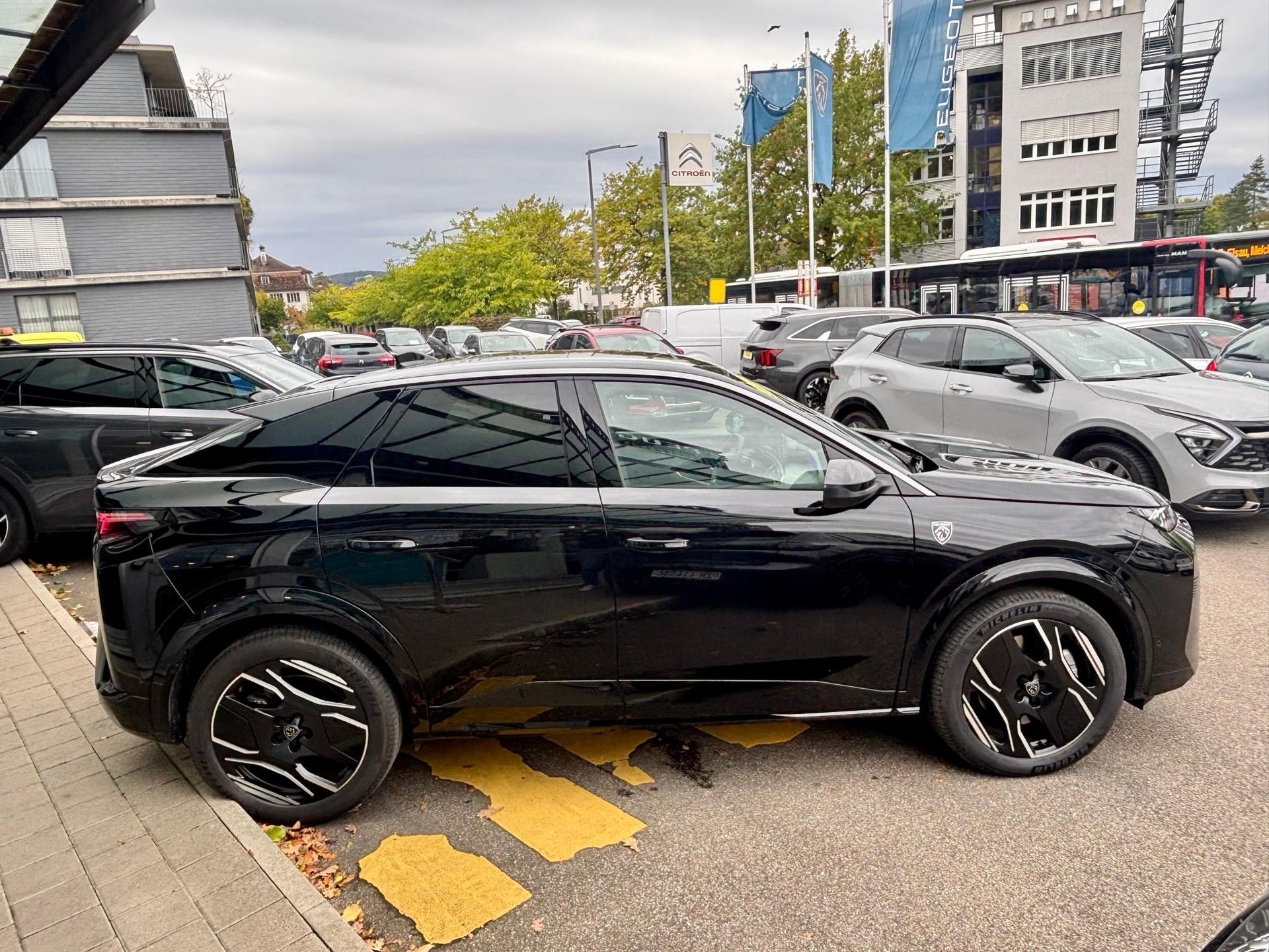PEUGEOT 3008 e-GT-image-4