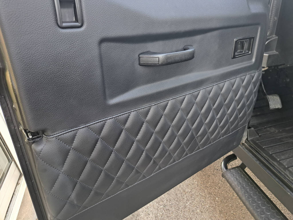 LAND ROVER Defender 110 double-cabine Pick-up 2.4 Tdi-image-10