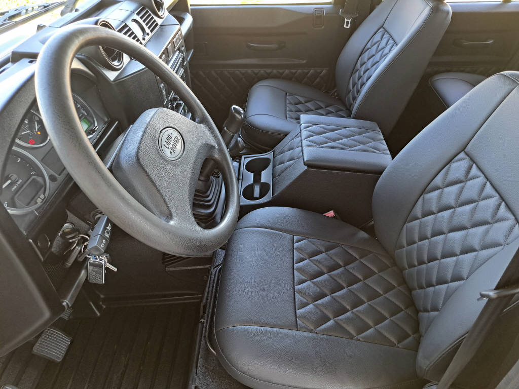 LAND ROVER Defender 110 double-cabine Pick-up 2.4 Tdi-image-5