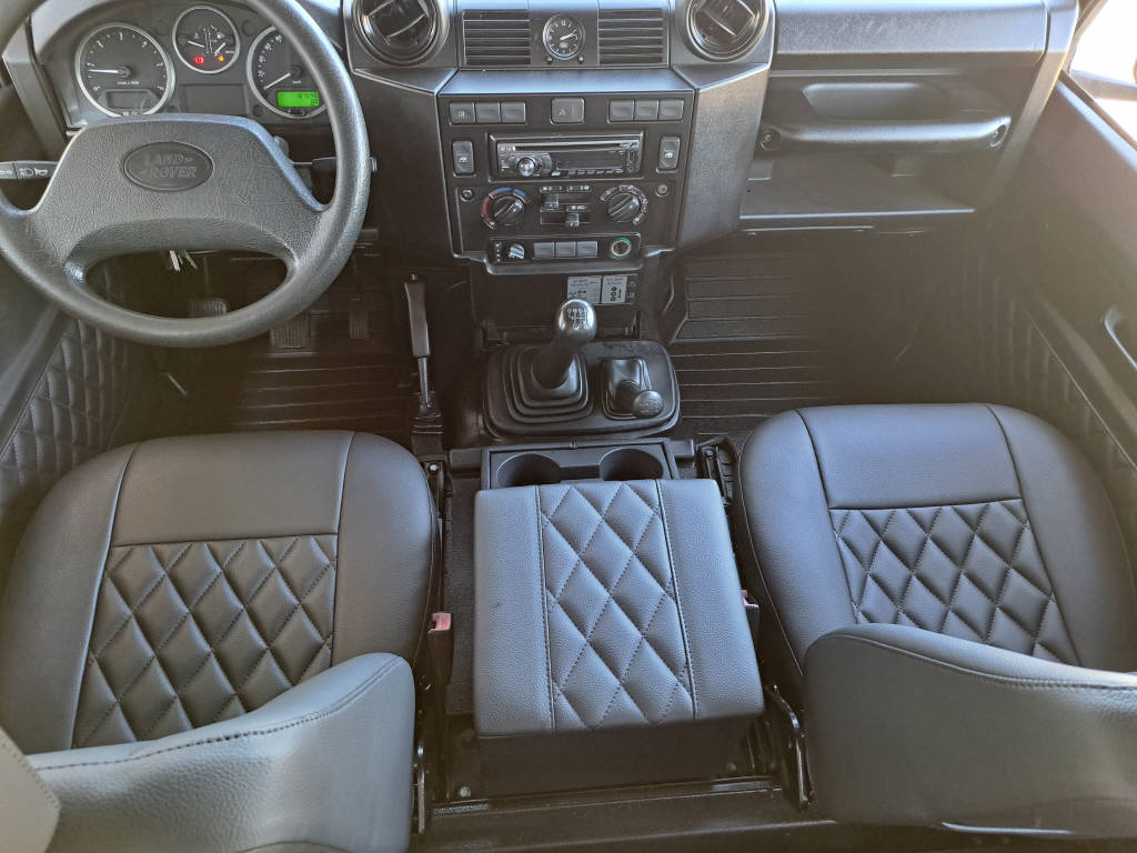 LAND ROVER Defender 110 double-cabine Pick-up 2.4 Tdi-image-9