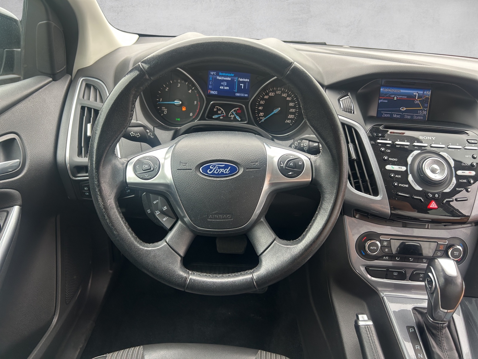 FORD Focus 2.0 TDCi Titanium PowerShift-image-12