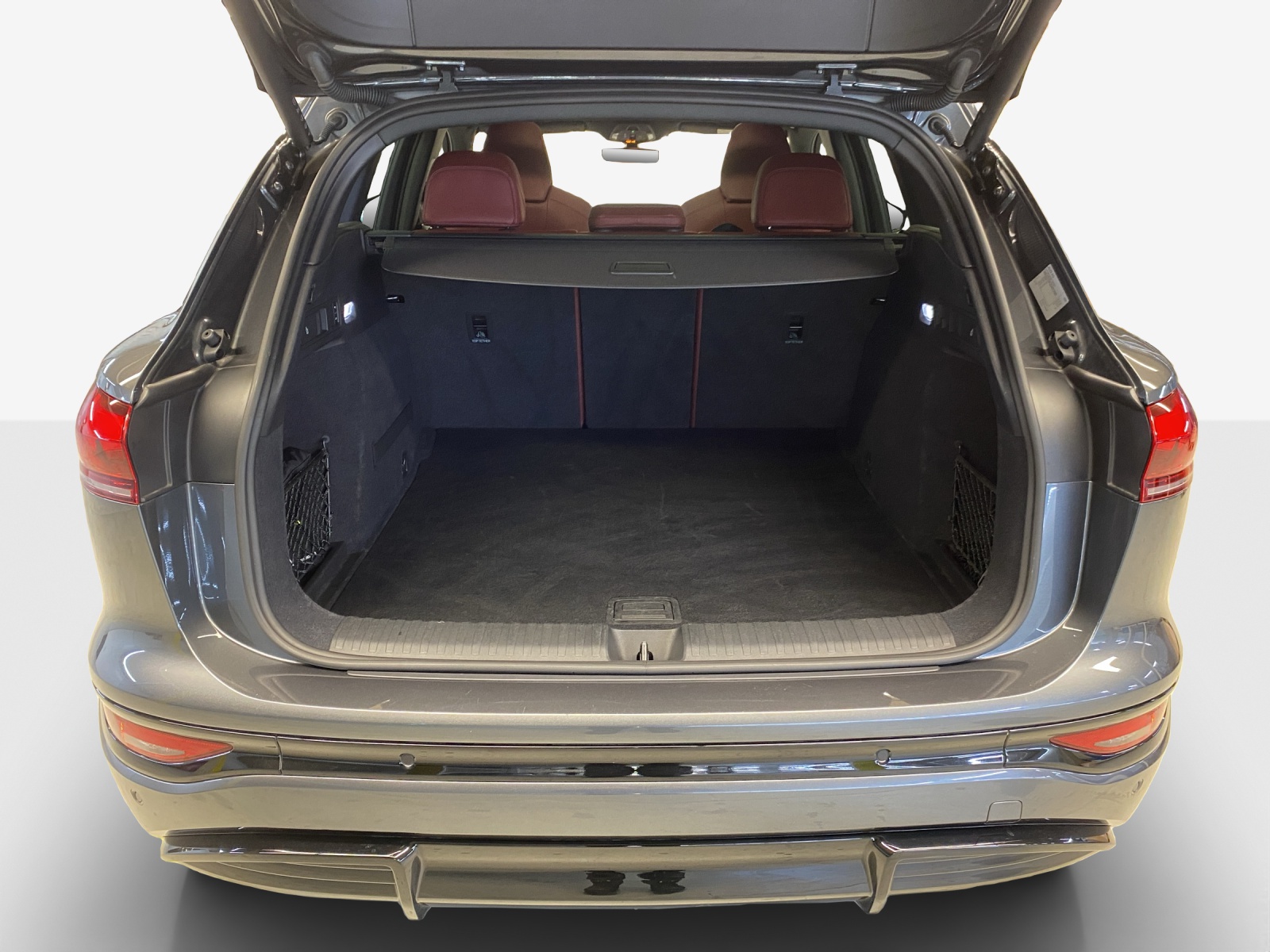 AUDI SQ6 e-tron quattro-image-12