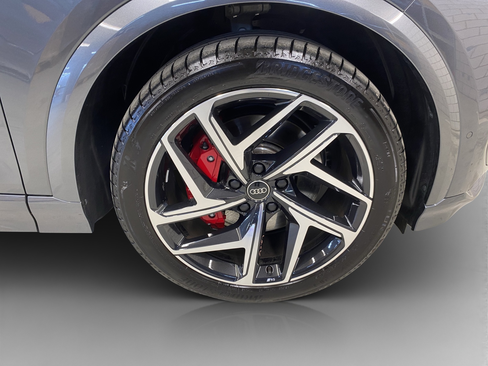 AUDI SQ6 e-tron quattro-image-15