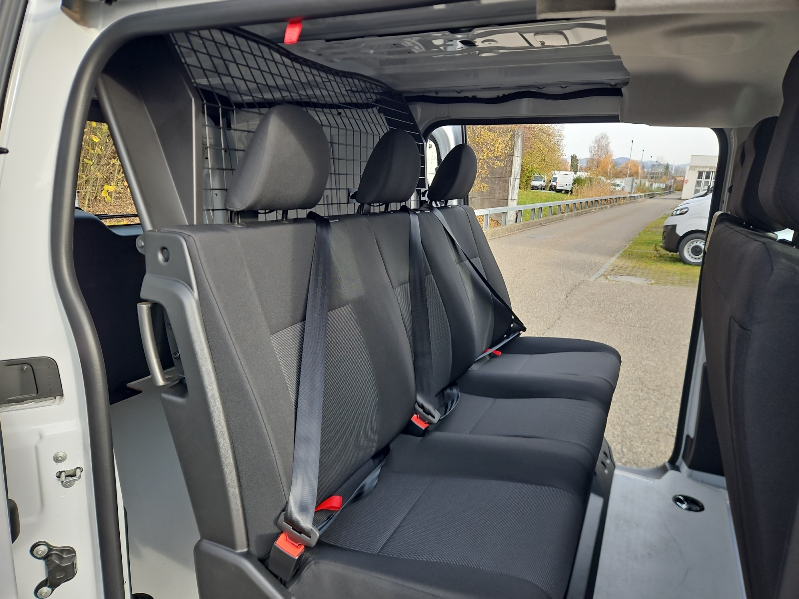 PEUGEOT Expert 1.5 BlueHDi 120 S&S Vertiefte Kabine Standard-image-9