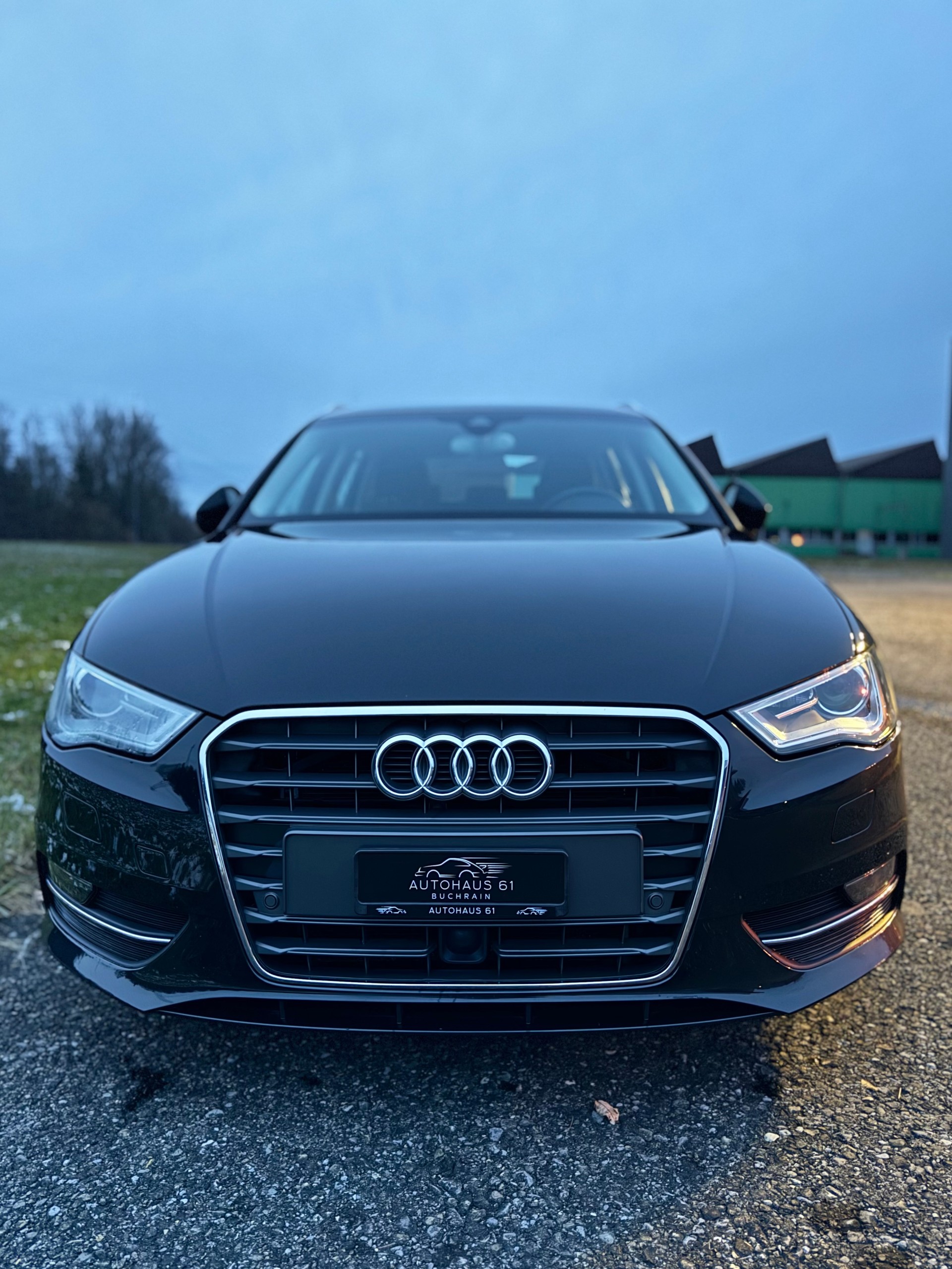 AUDI A3 Sportback 1.8 TFSI Ambition S-tronic / ab MFK 01.2026-showroom-element-3
