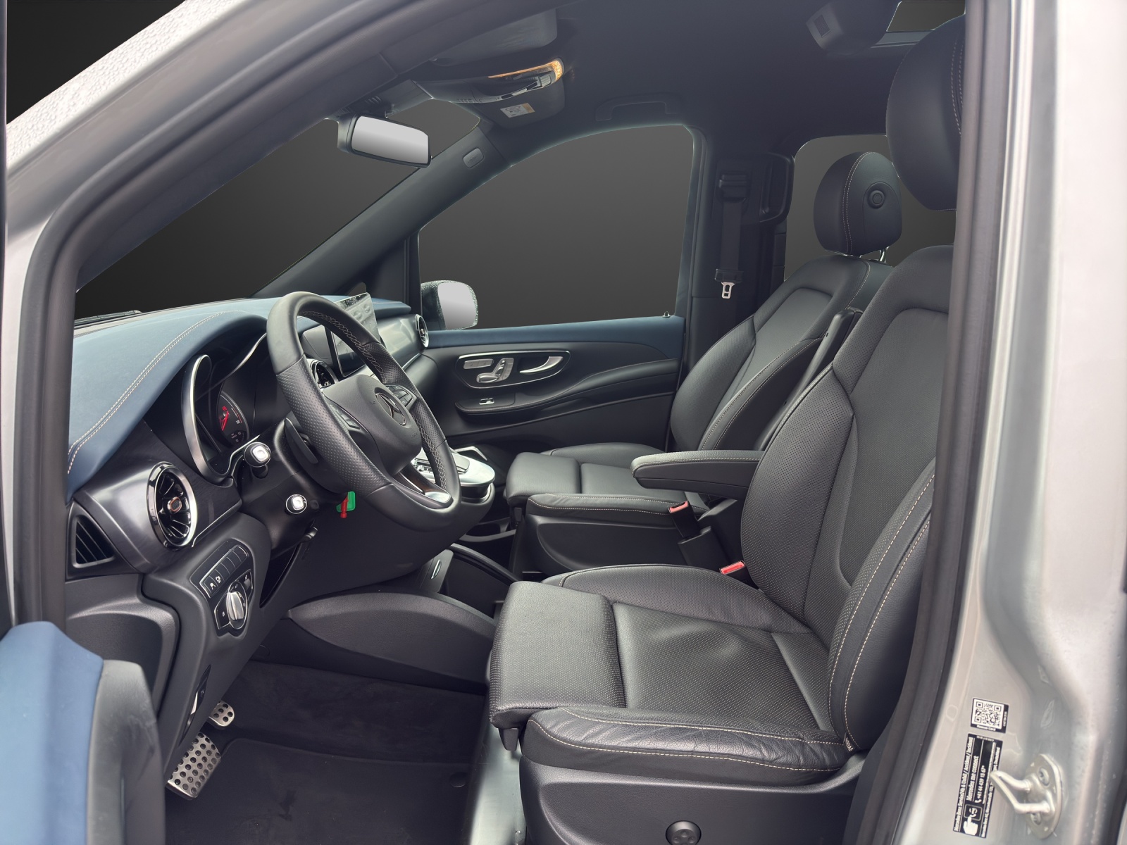 MERCEDES-BENZ EQV 300 lang-image-6