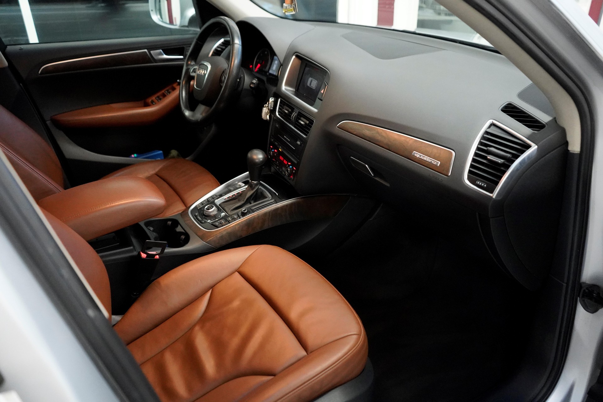 AUDI Q5 3.0 TDI quattro S-tronic-image-10