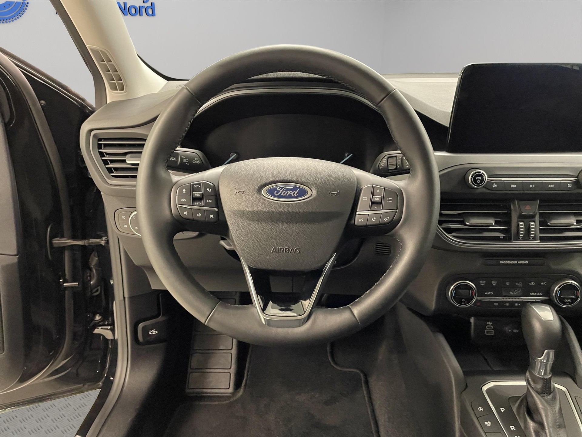 FORD Focus Station Wagon 1.0i EcoB Hybrid 125 Cool & Connect-image-6