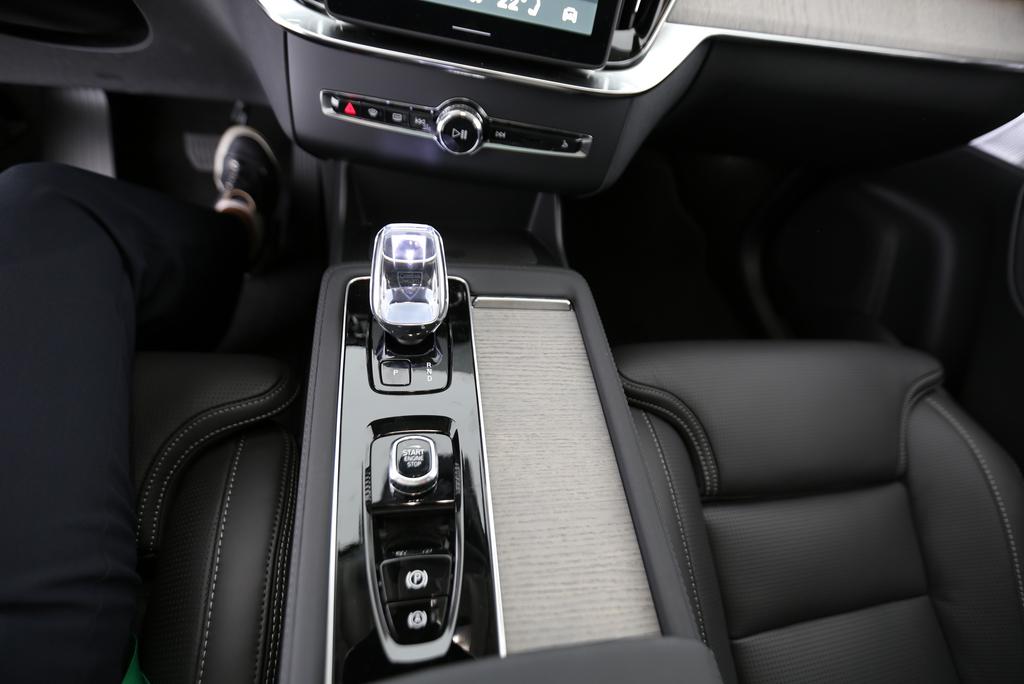 VOLVO XC90 2.0 T8 TE Ultra Dark eAWD-image-10