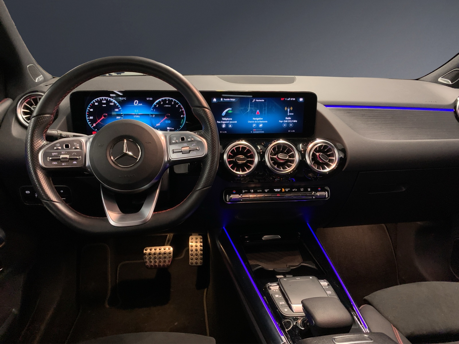 MERCEDES-BENZ B 250 e AMG Line-image-6