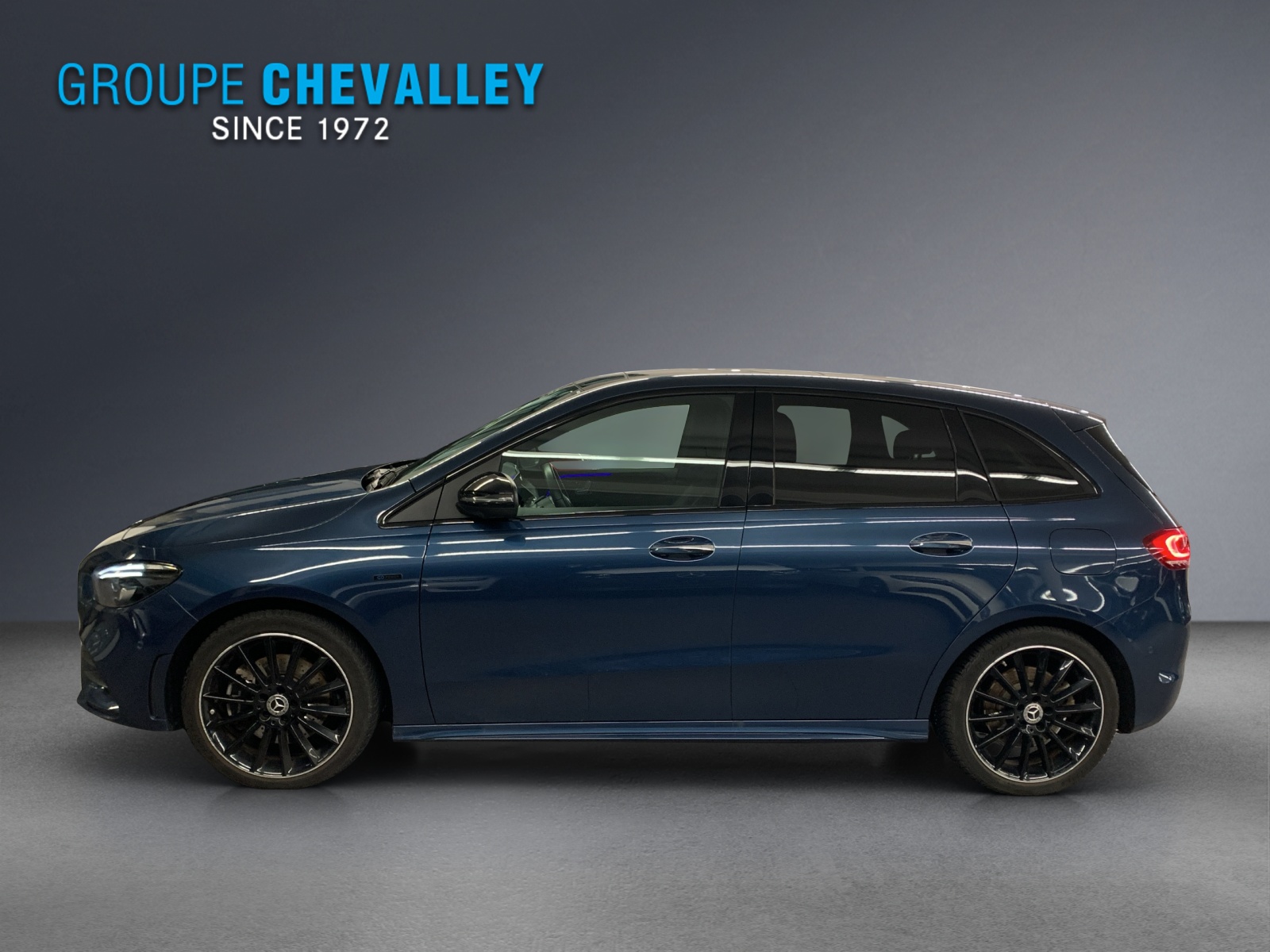 MERCEDES-BENZ B 250 e AMG Line-image-3