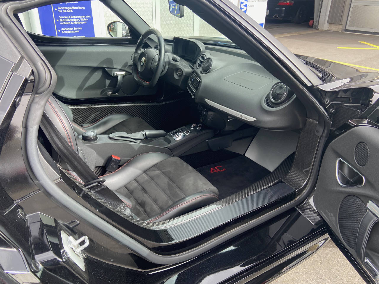 ALFA ROMEO 4C 1750 TBi-image-8