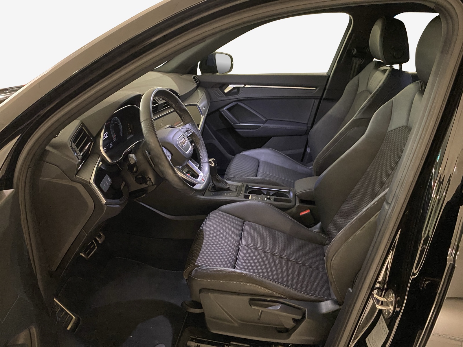 AUDI Q3 35 TFSI S line Attraction S-tronic-image-7