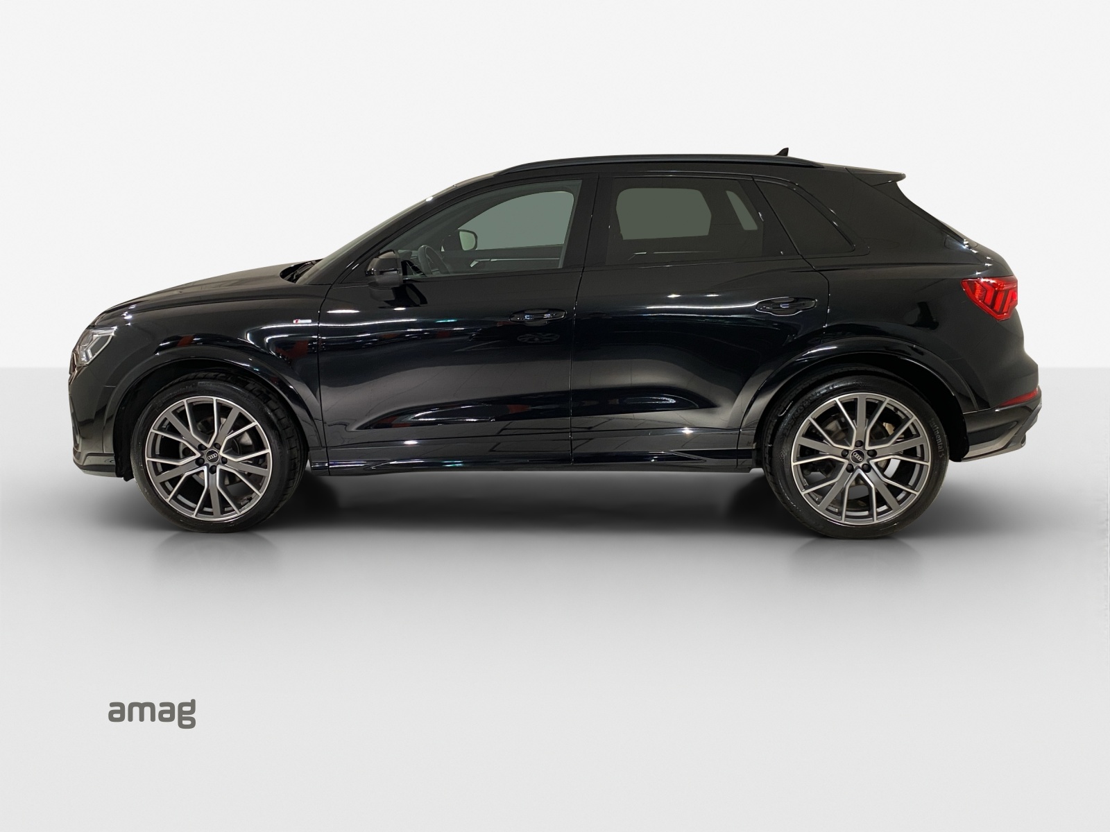 AUDI Q3 35 TFSI S line Attraction S-tronic-image-1