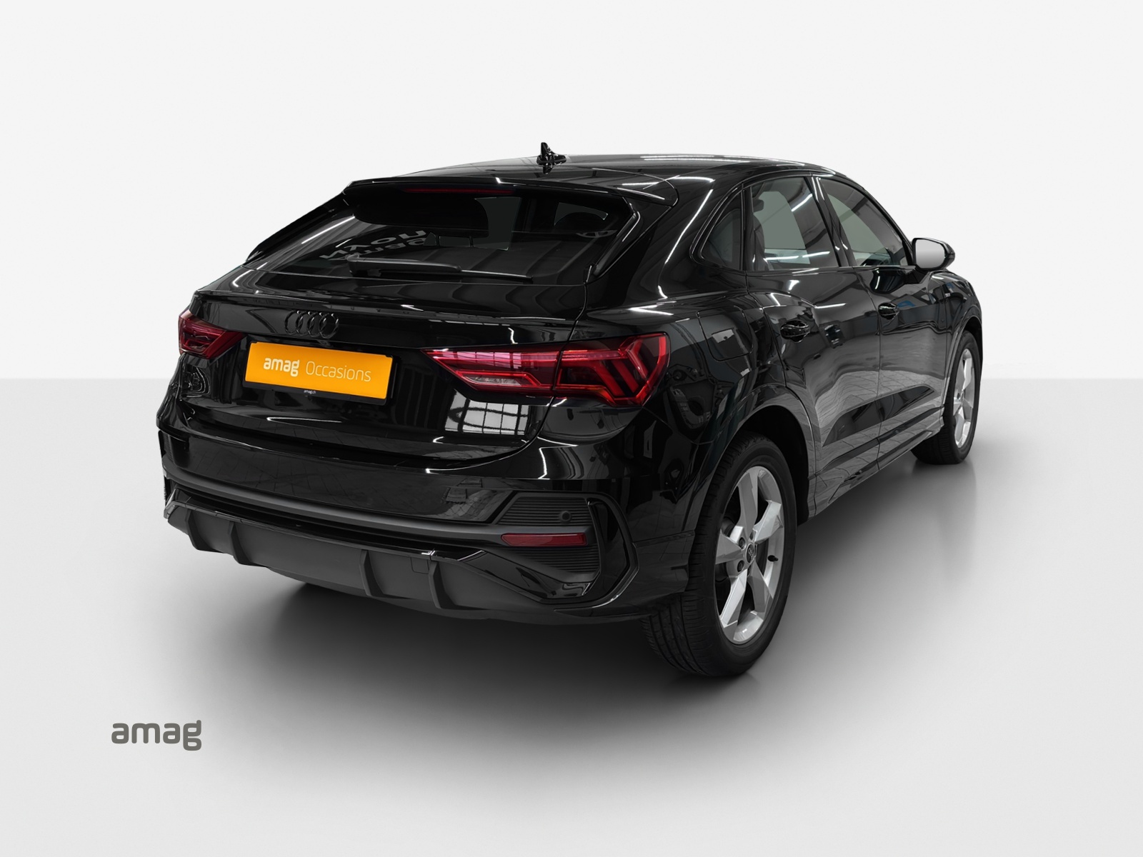 AUDI Q3 Sportback 35 TFSI S line Attraction S-tronic-image-4