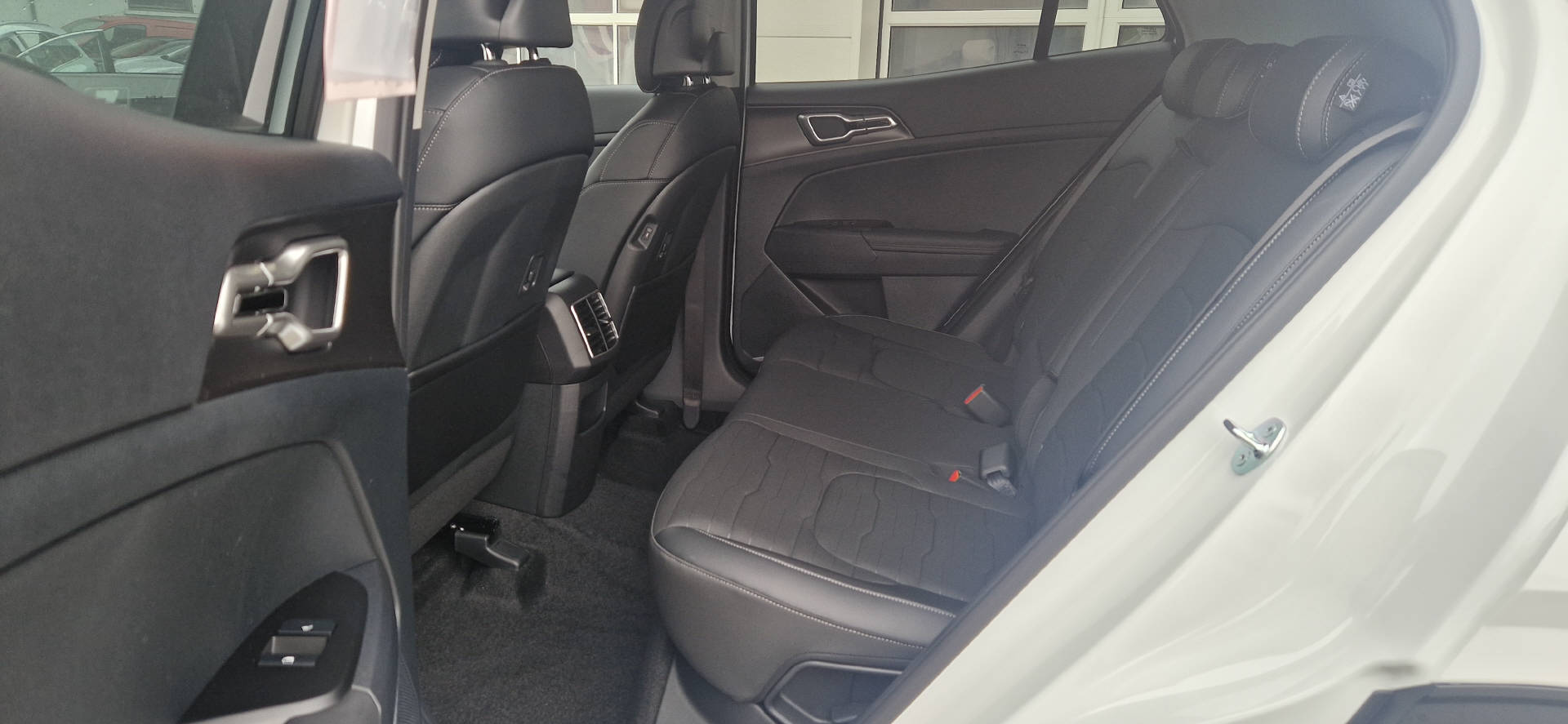 KIA Sportage 1.6 T-GDi Power Edition *MY2026*-image-11
