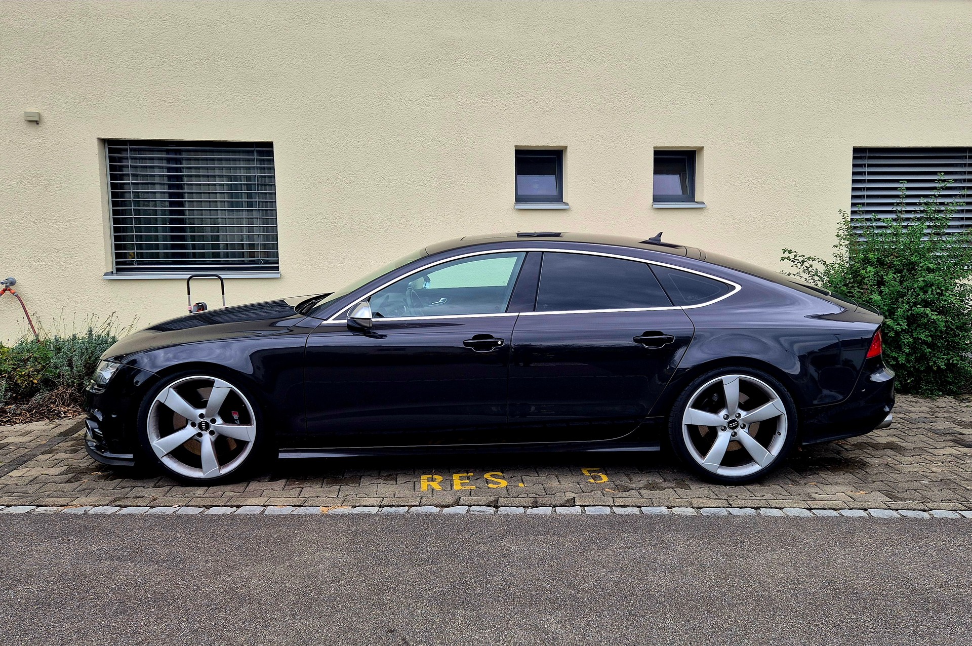 BMW AUDI S7 V8 BiTurbo-image-1
