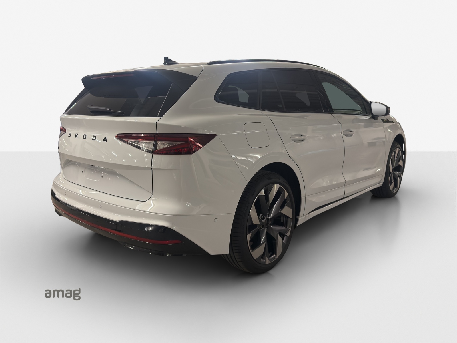 SKODA Enyaq 4x4 RS-image-4
