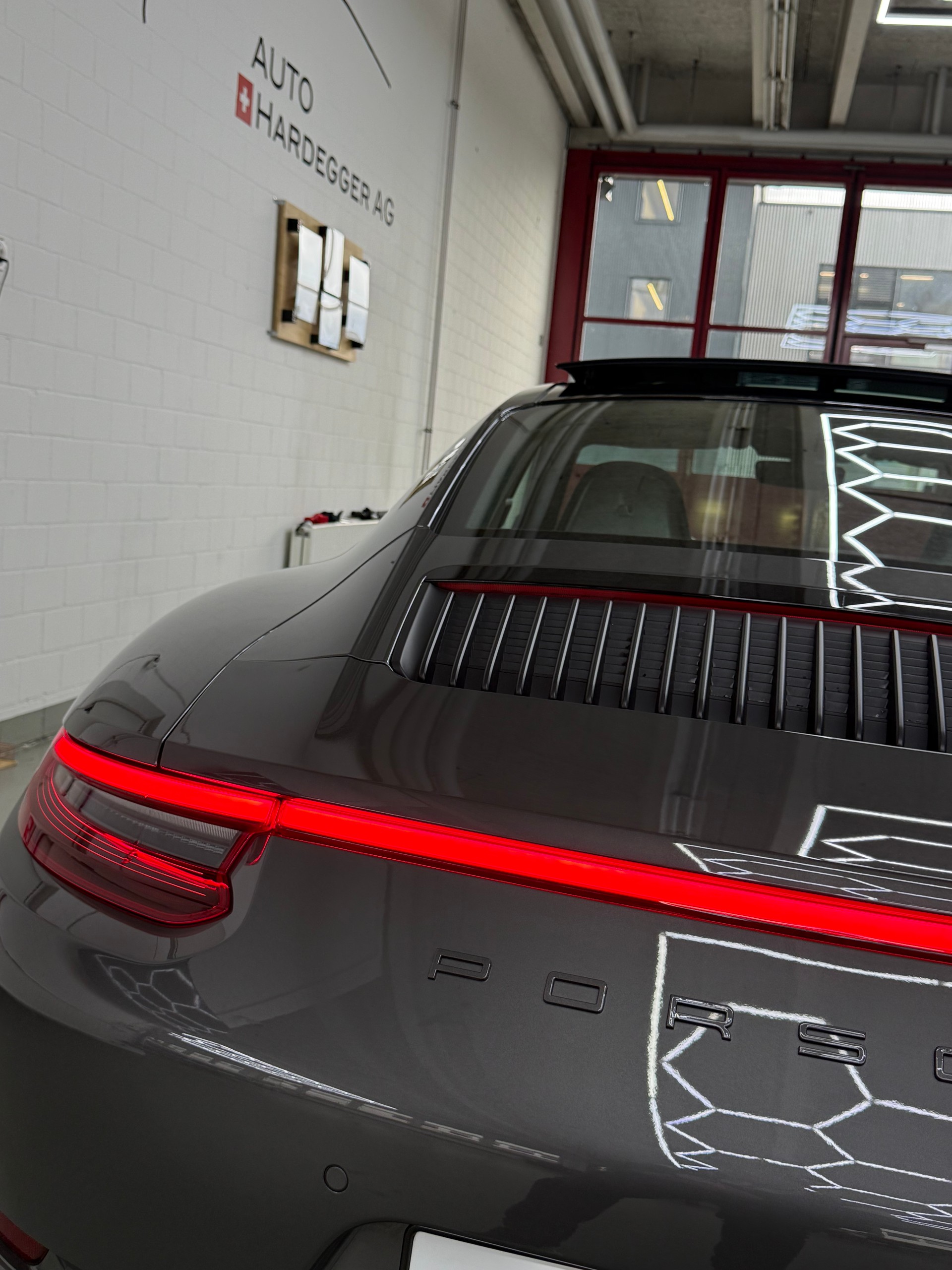 PORSCHE 911 Carrera 4 GTS PDK inkl. 100% Approved Garantie bis 12.2027-image-13