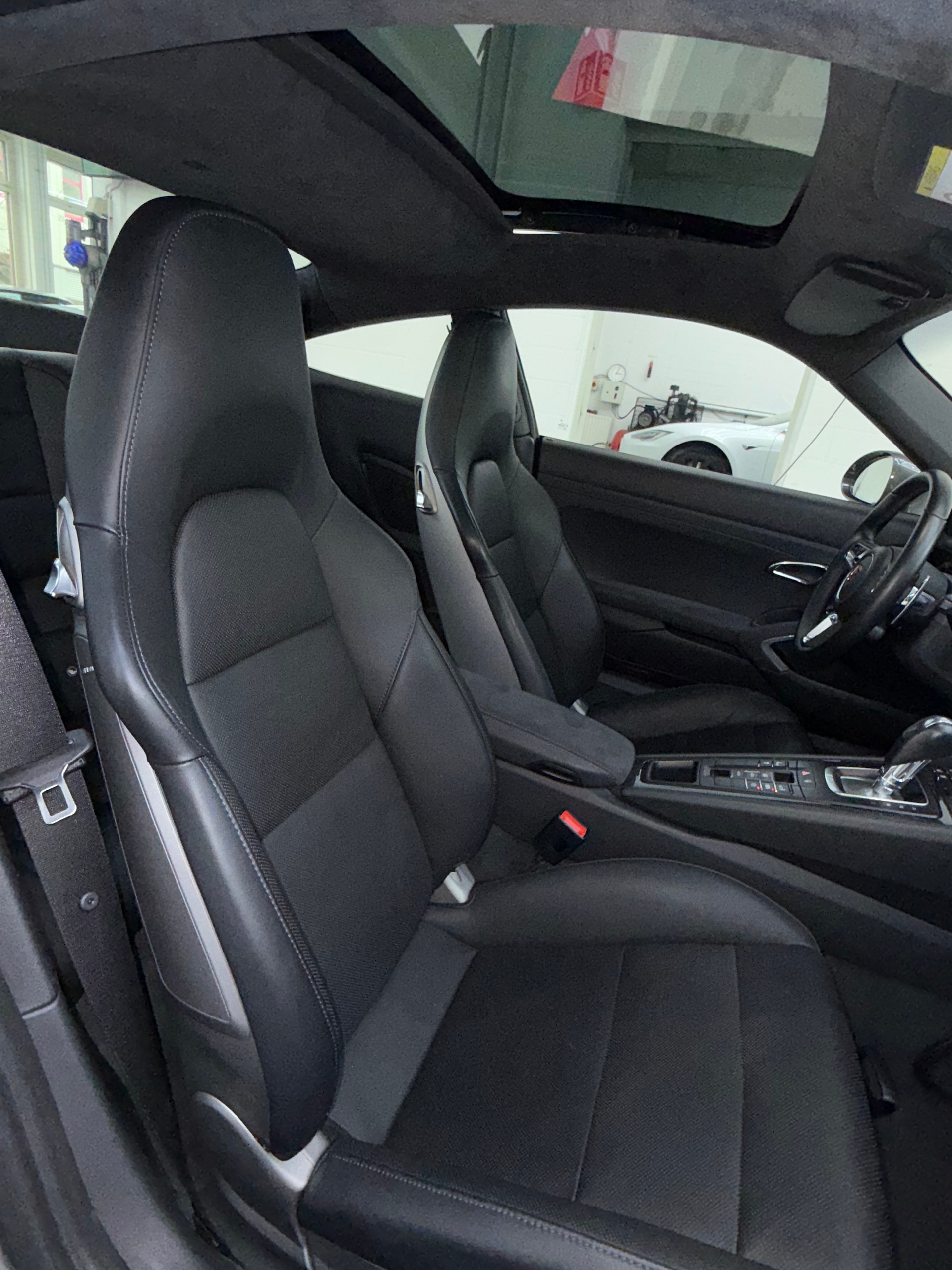 PORSCHE 911 Carrera 4 GTS PDK inkl. 100% Approved Garantie bis 12.2027-image-18