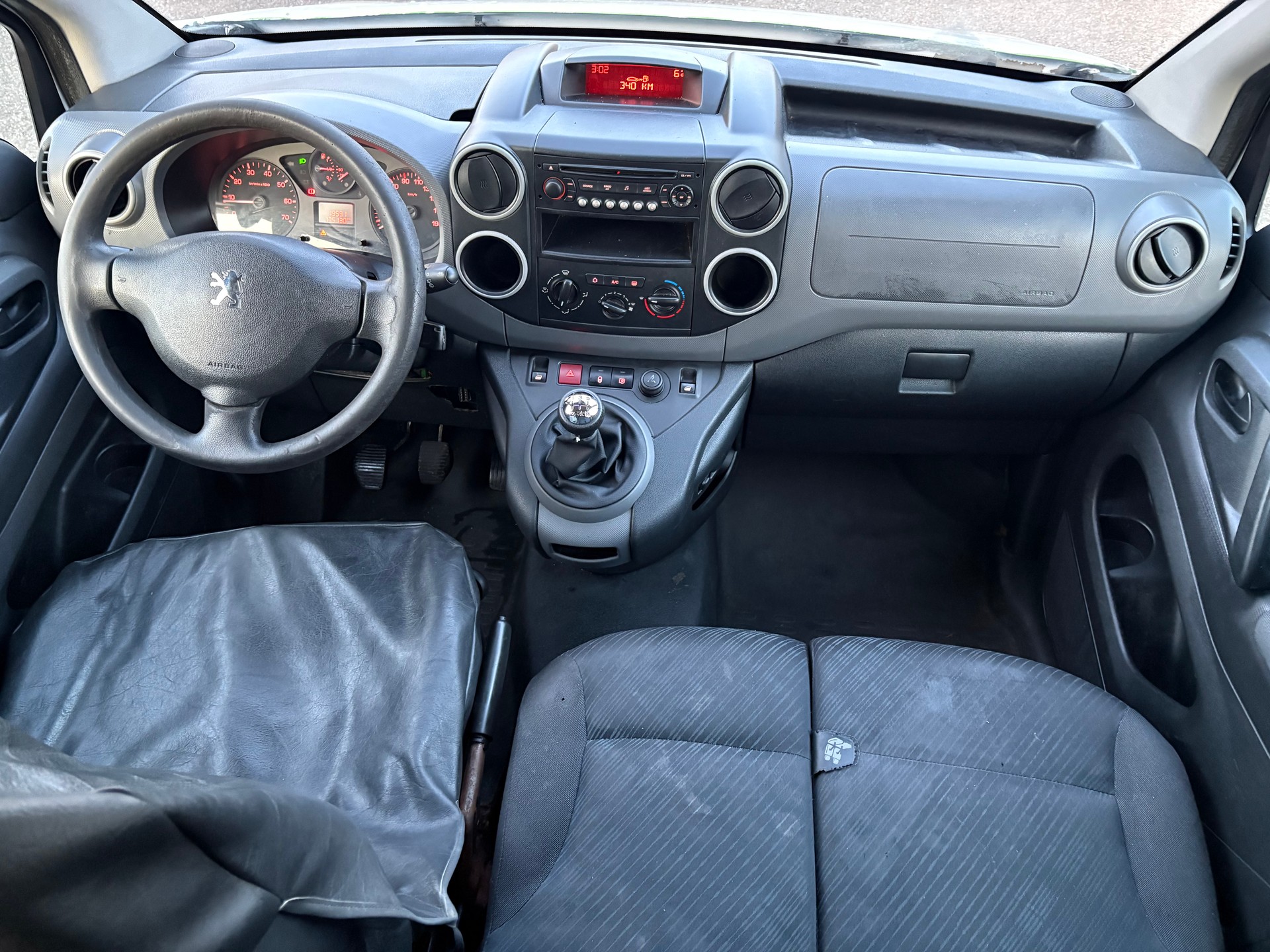 PEUGEOT Partner 1.6 HDI Urban-image-9