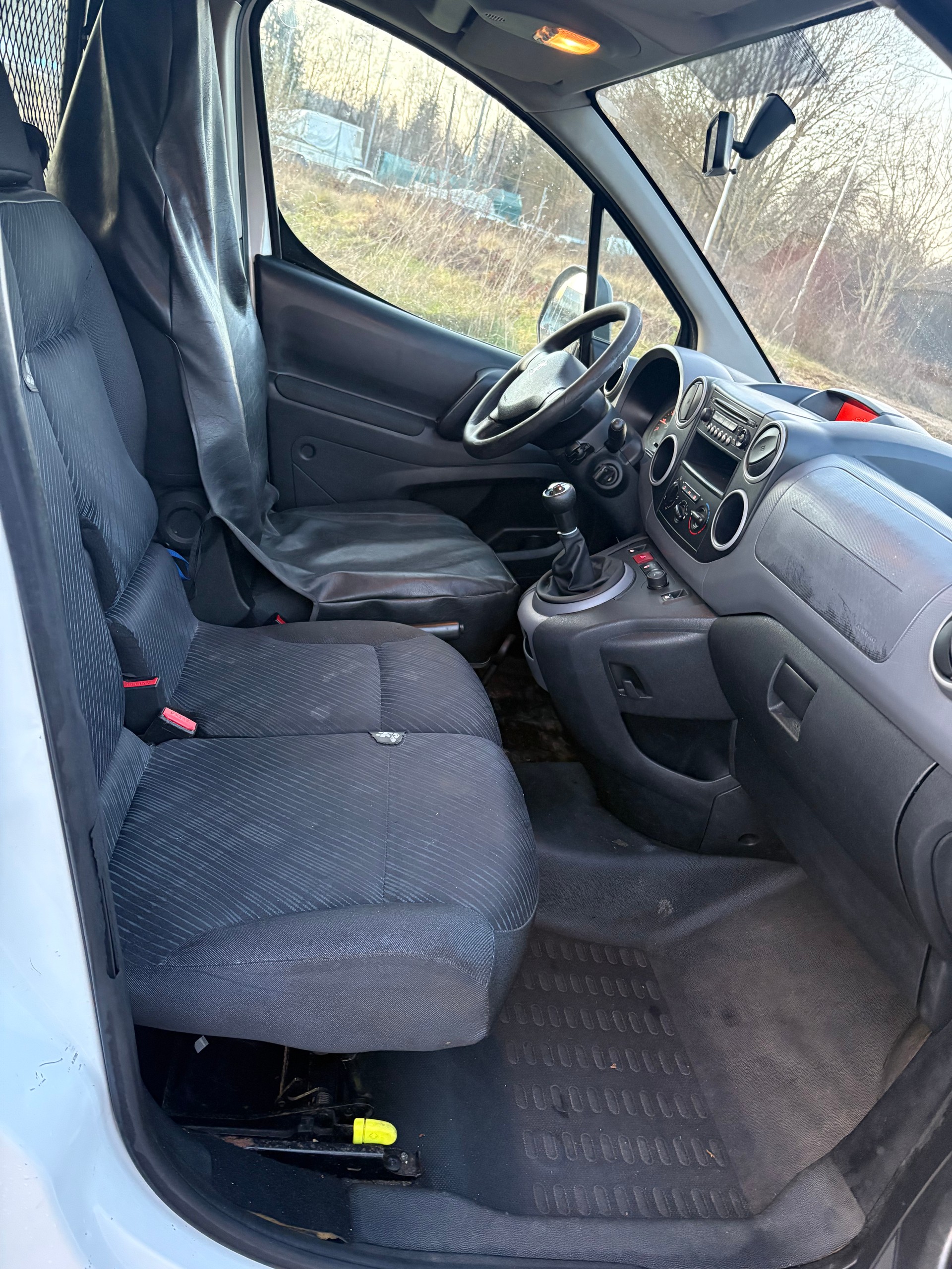 PEUGEOT Partner 1.6 HDI Urban-image-10