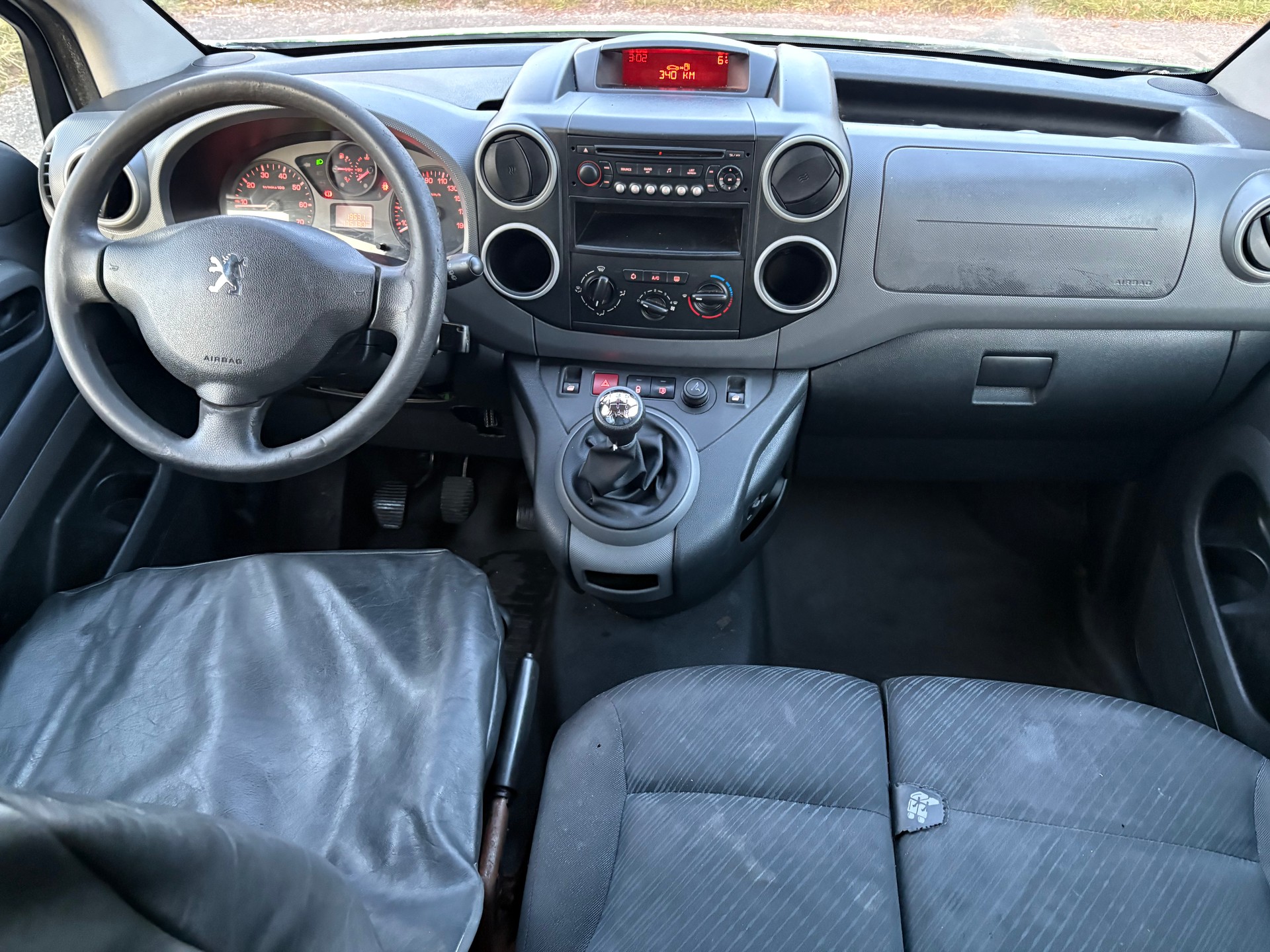 PEUGEOT Partner 1.6 HDI Urban-image-8