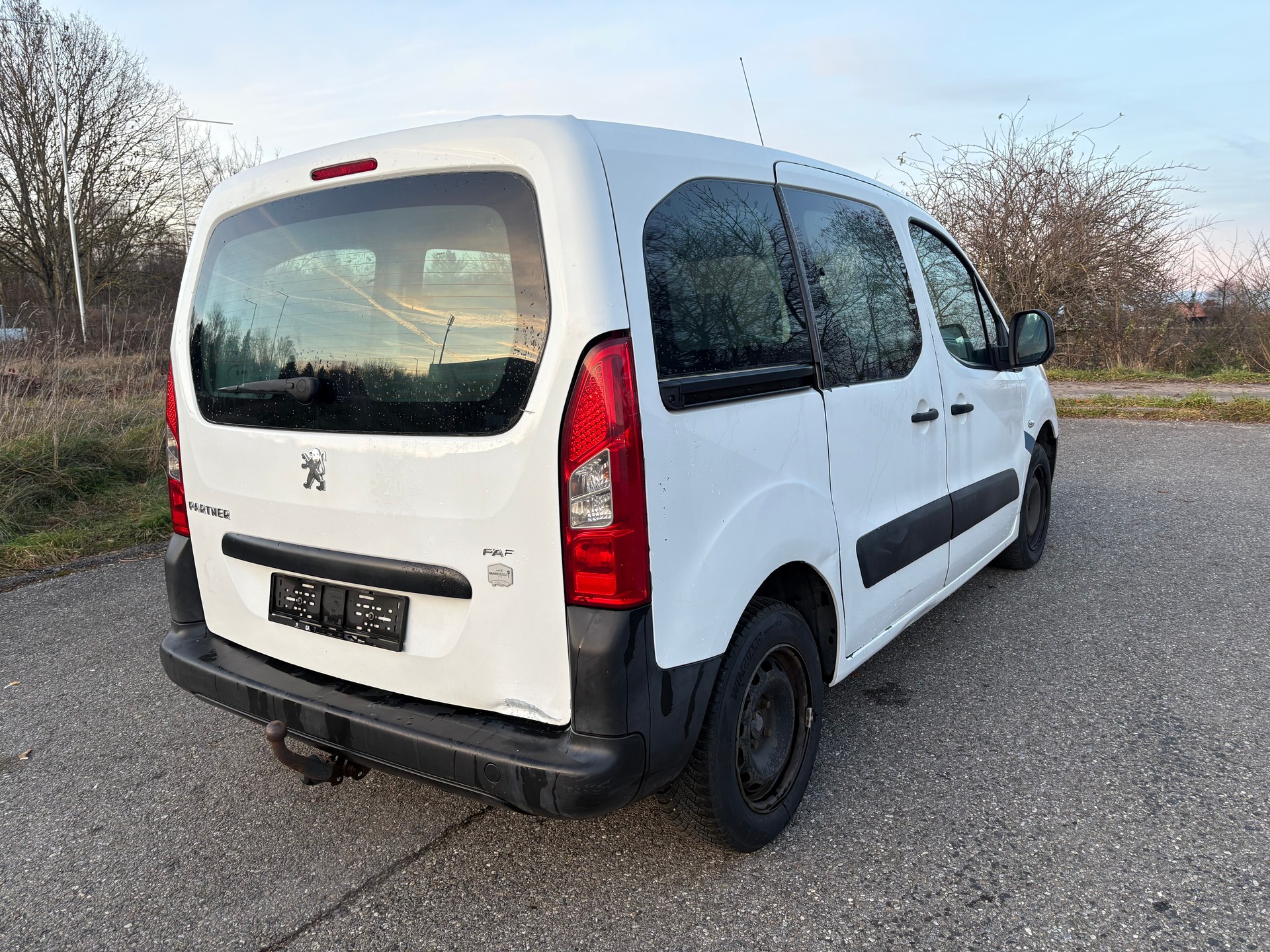 PEUGEOT Partner 1.6 HDI Urban-image-4