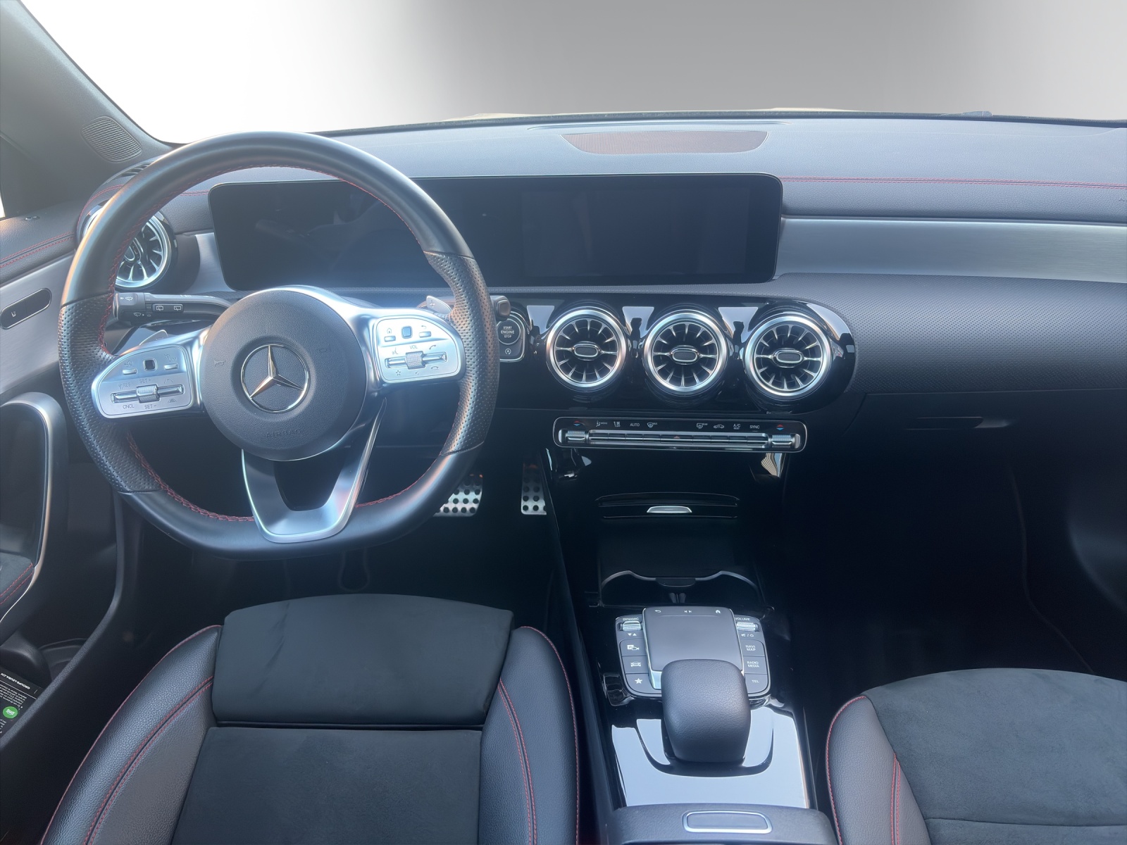 Image MERCEDES-BENZ CLA-220 CLA Shooting Brake 220 d 4Matic Swiss Star