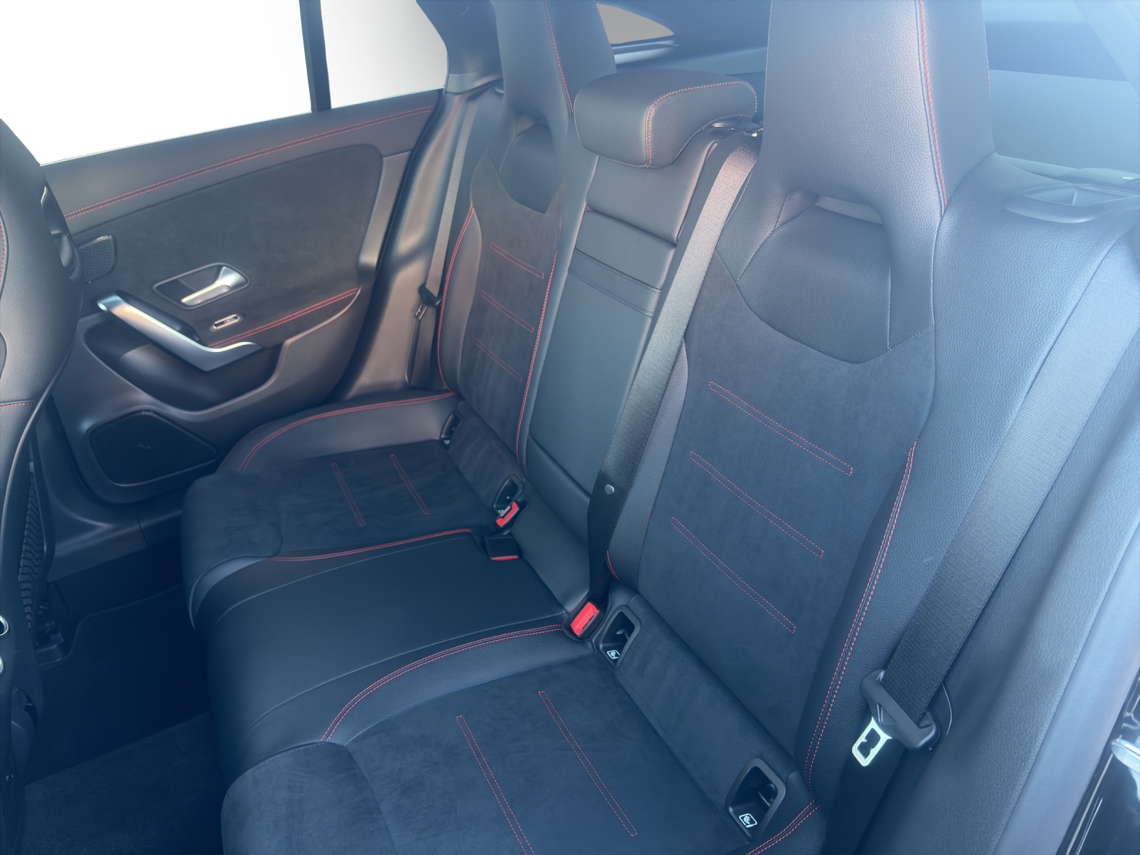 Image MERCEDES-BENZ CLA-220 CLA Shooting Brake 220 d 4Matic Swiss Star