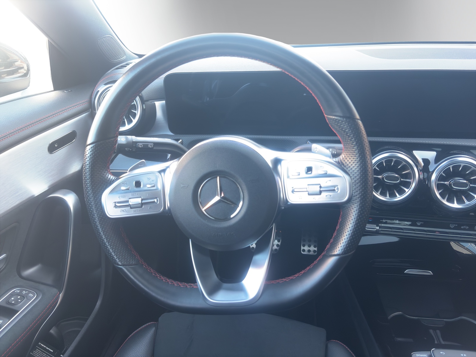 Image MERCEDES-BENZ CLA-220 CLA Shooting Brake 220 d 4Matic Swiss Star