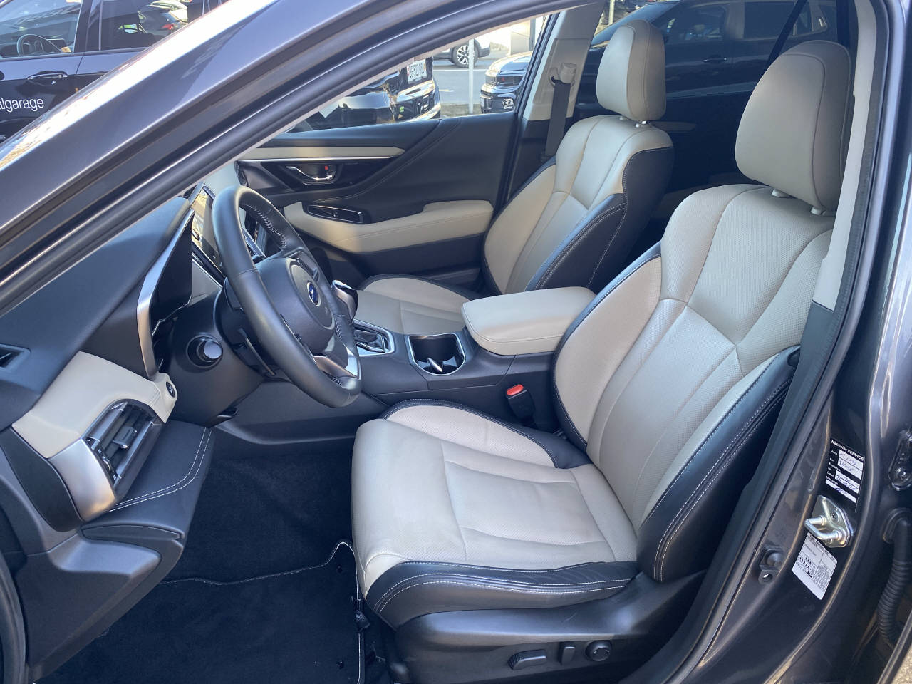 SUBARU Outback 2.5i Luxury-image-8