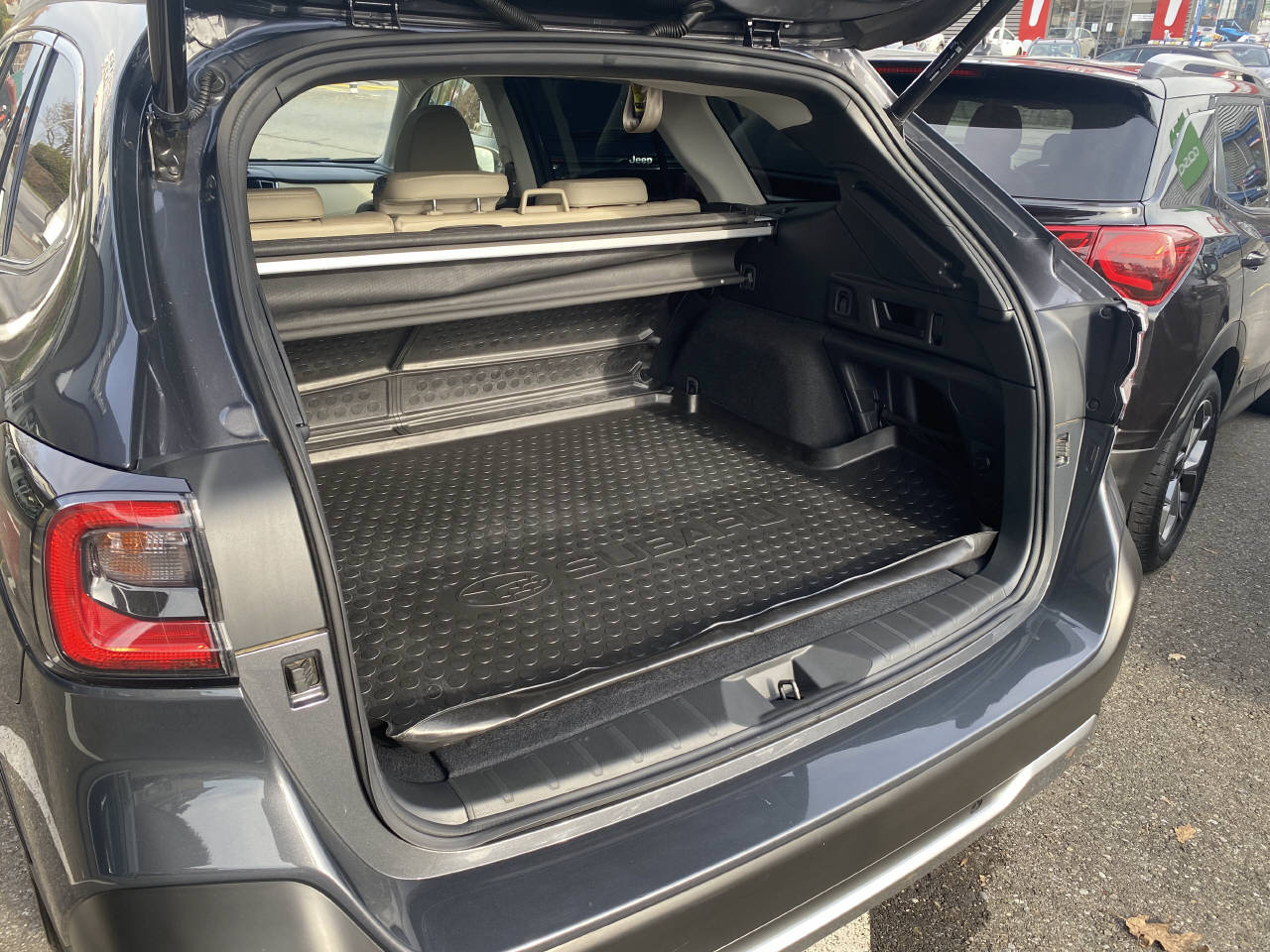SUBARU Outback 2.5i Luxury-image-5