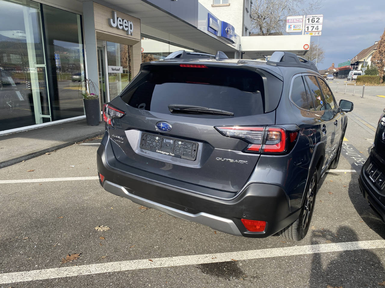 SUBARU Outback 2.5i Luxury-image-3