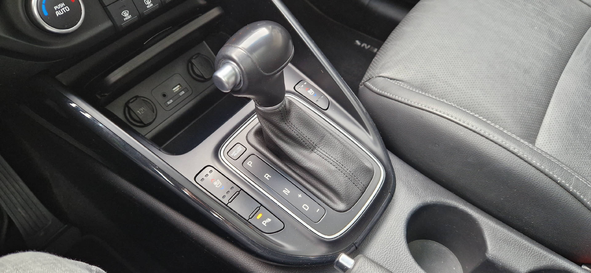 KIA Carens 1.7 CRDi Trend Plus-image-10