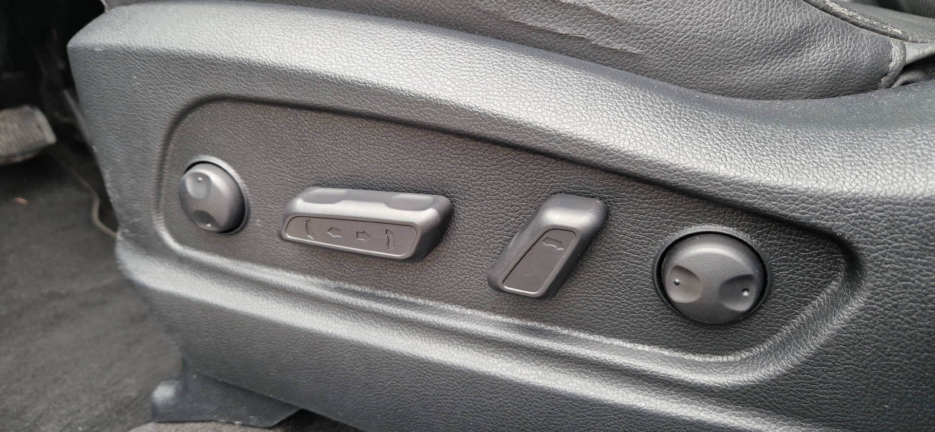 KIA Carens 1.7 CRDi Trend Plus-image-4