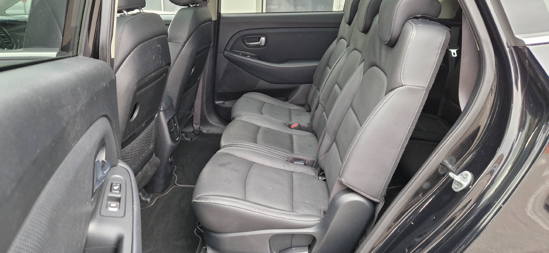 KIA Carens 1.7 CRDi Trend Plus-image-14