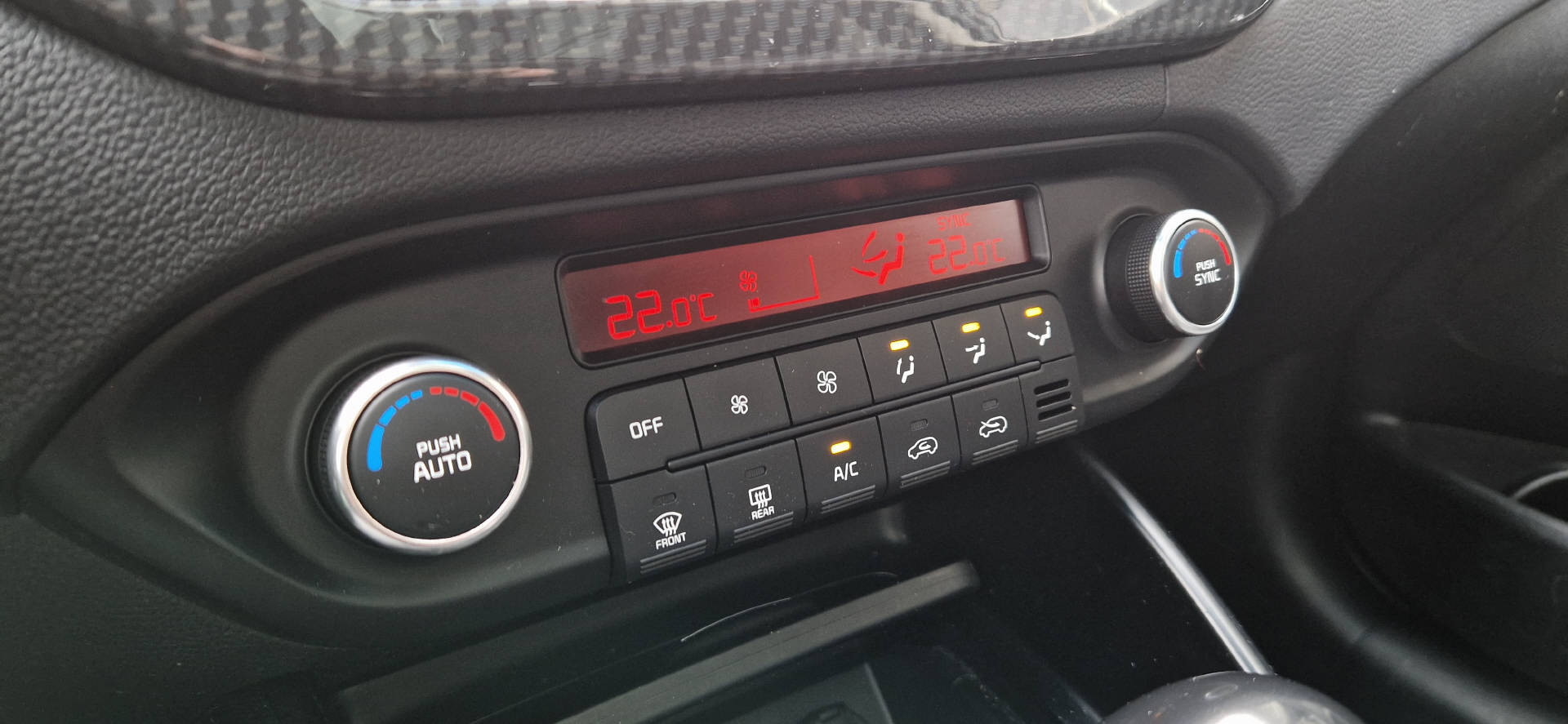 KIA Carens 1.7 CRDi Trend Plus-image-8