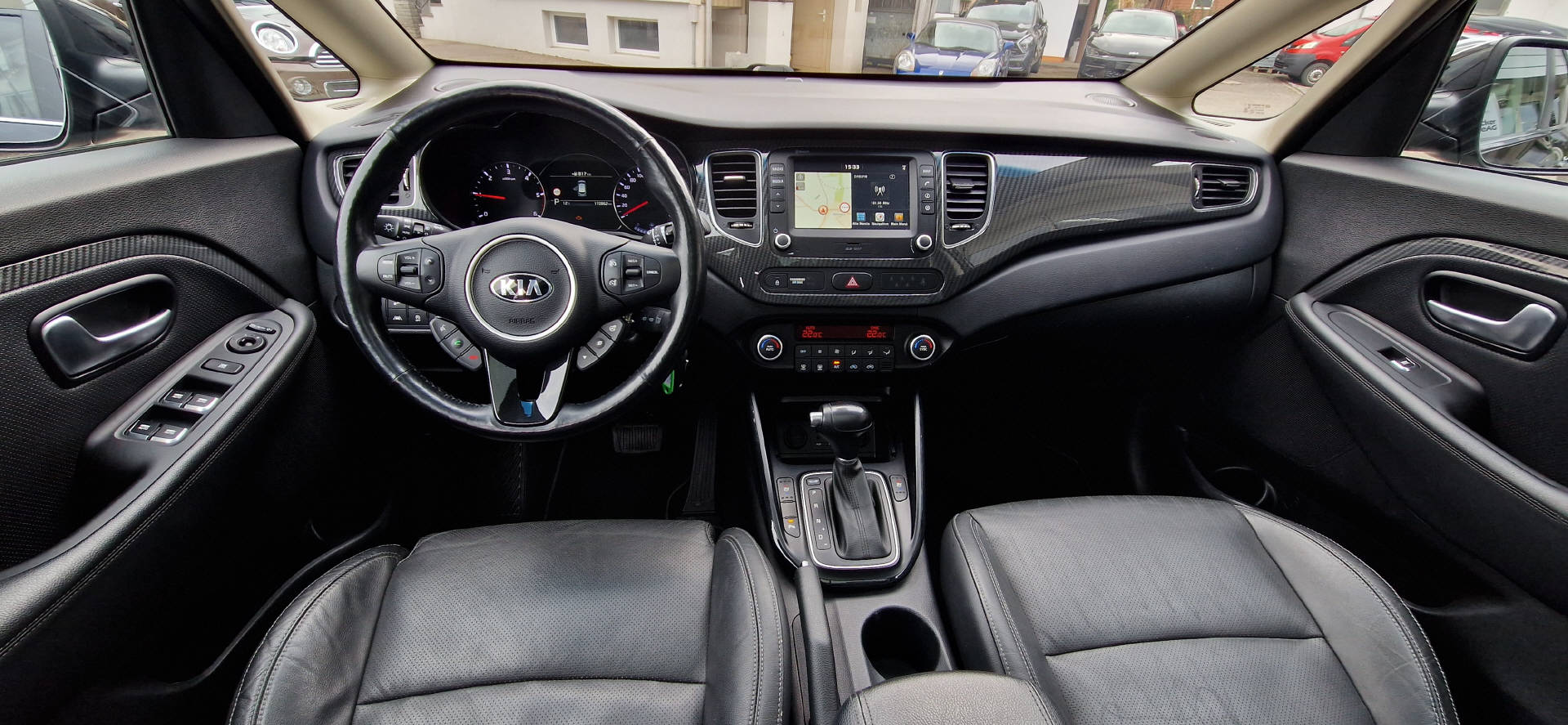 KIA Carens 1.7 CRDi Trend Plus-image-5