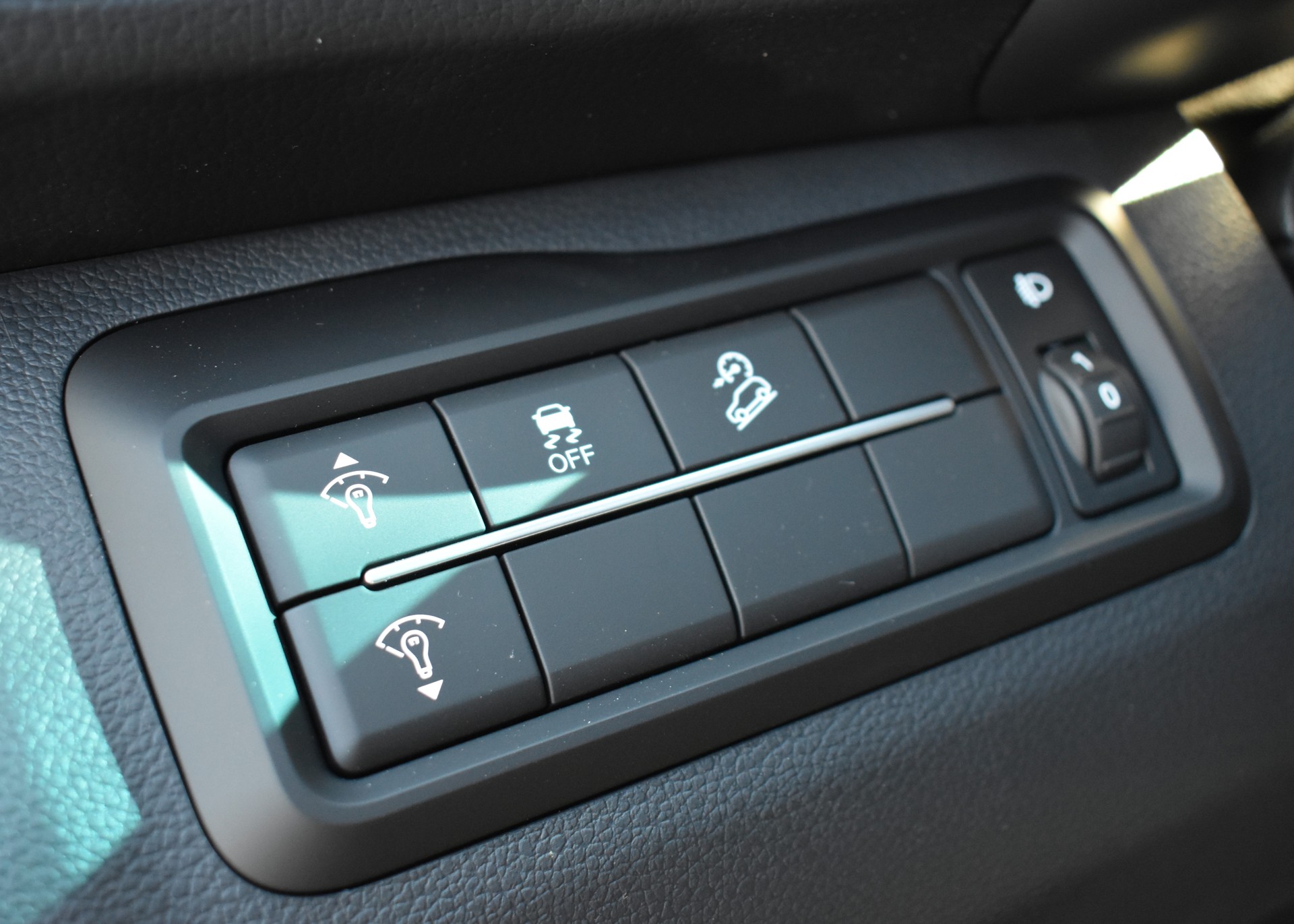 KGM-SsangYong Tivoli 1.5 T GDI Bronze 4WD Automat-image-16