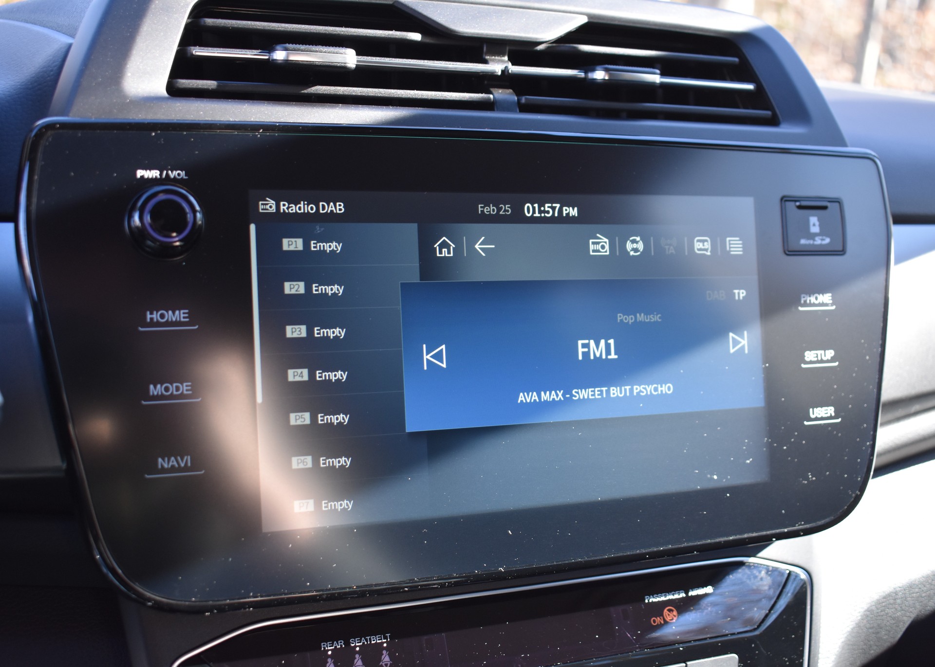 KGM-SsangYong Tivoli 1.5 T GDI Bronze 4WD Automat-image-12