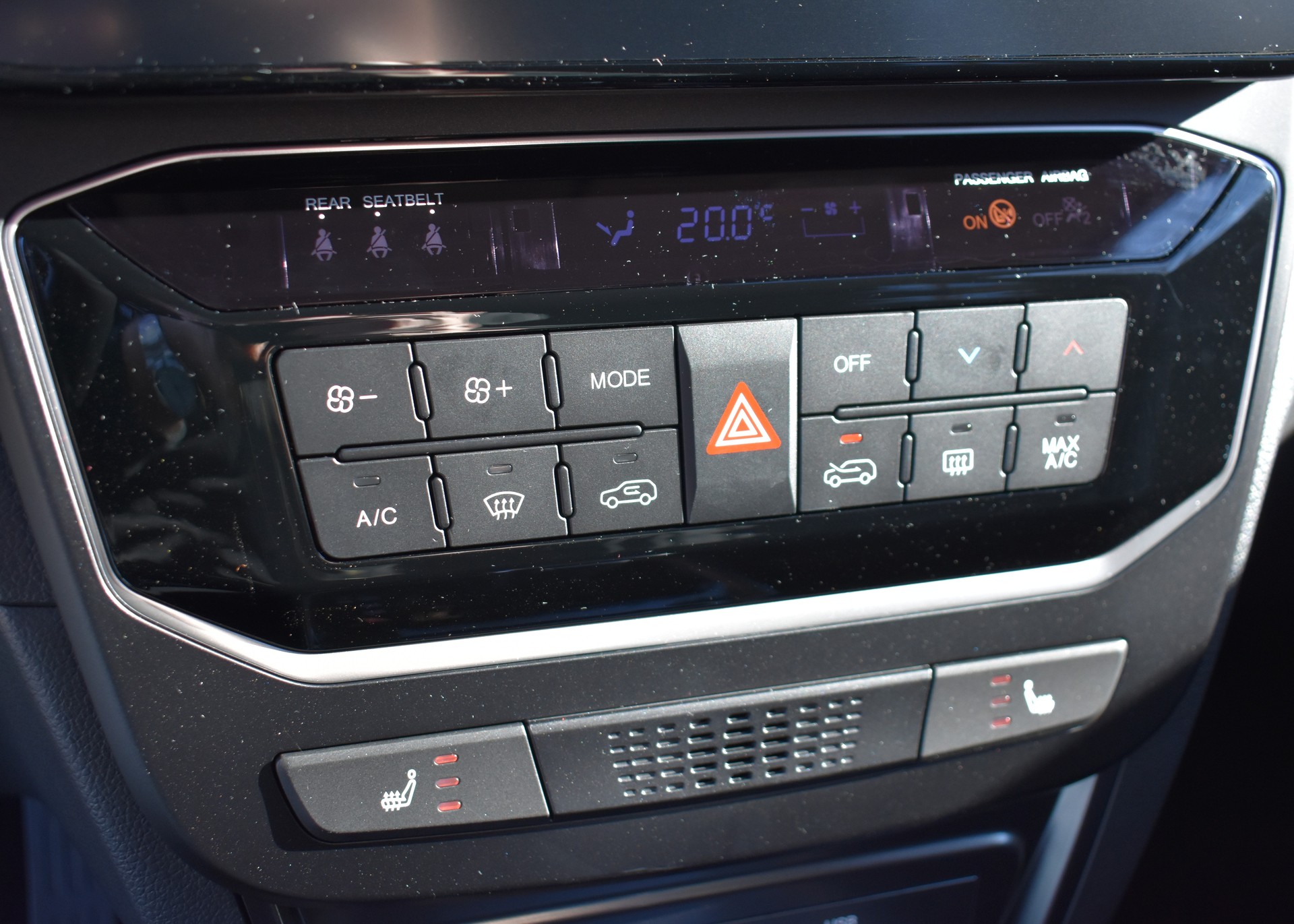 KGM-SsangYong Tivoli 1.5 T GDI Bronze 4WD Automat-image-14